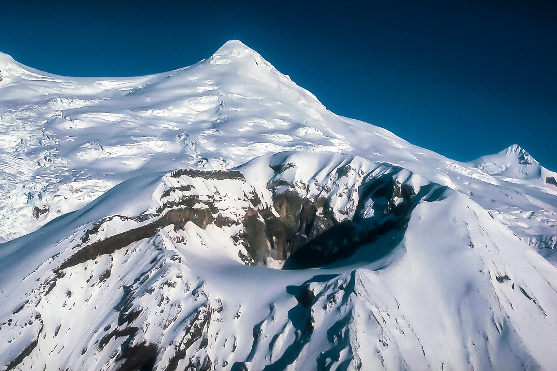 01_USVolcanoesRanked__MountSpurr_1.) Crater_Peak_of_Mount_Spurr_volcano