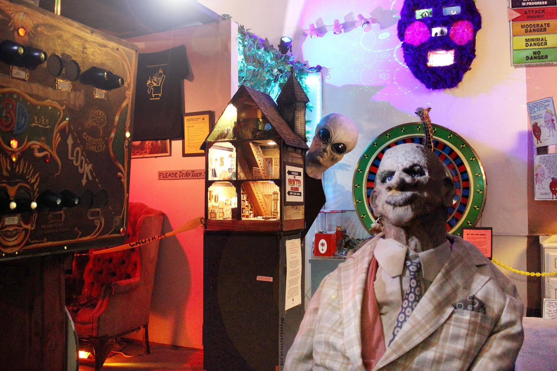 03_OffbeatAttractionsOregon__FreakybuttruePeculiarium_3 2 Peculi interior dollhouse lg