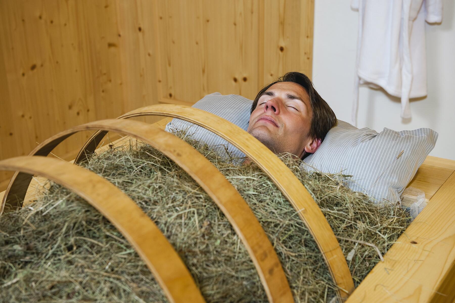03_UnusualSpaTreatments__Hay_shutterstock_200794175