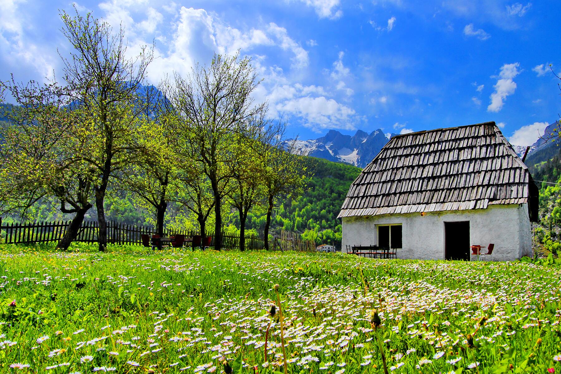 05_AlbaniaFairytaleTowns__Valbona_5 Shtëpi_karakteristike_Zallishtorja_-_Valbonë