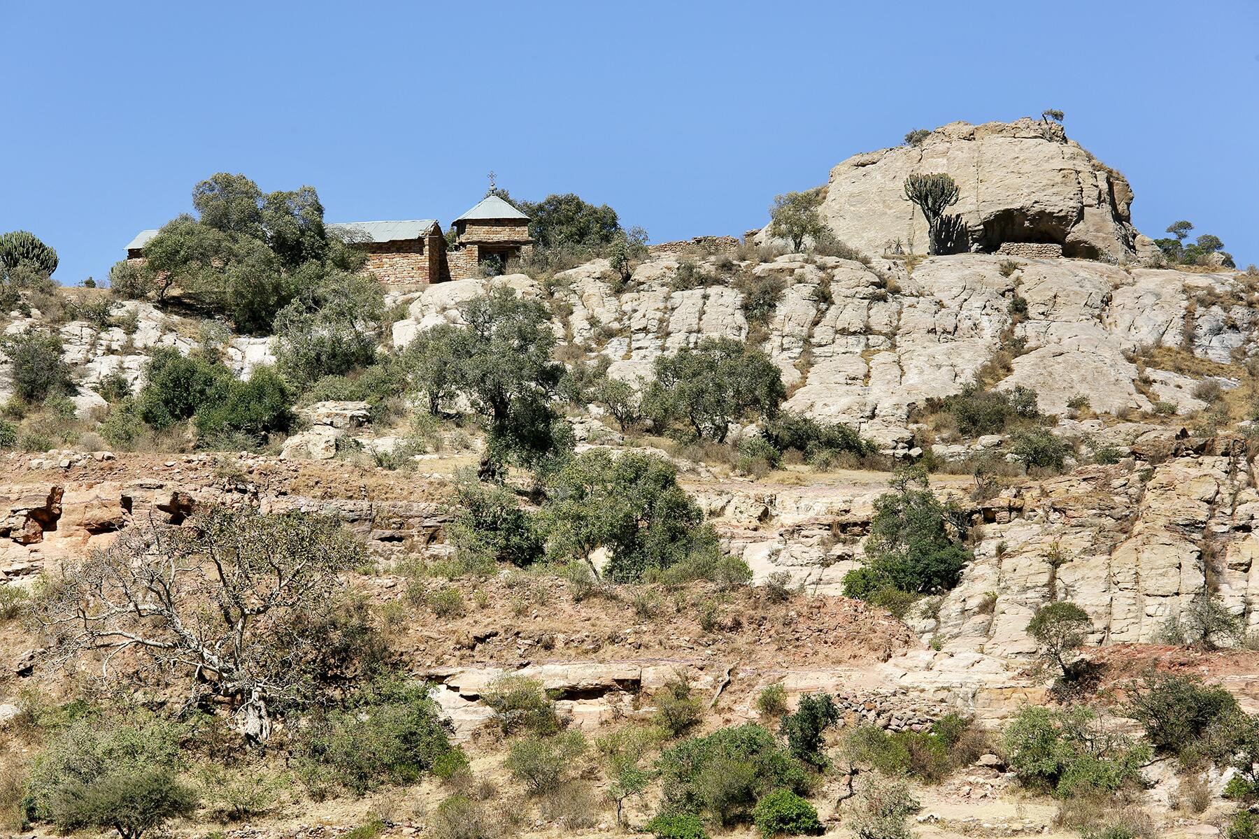 06_EthiopiaCliffChurches__YohannesMaequddi_6.) dreamstime_xxl_111578926