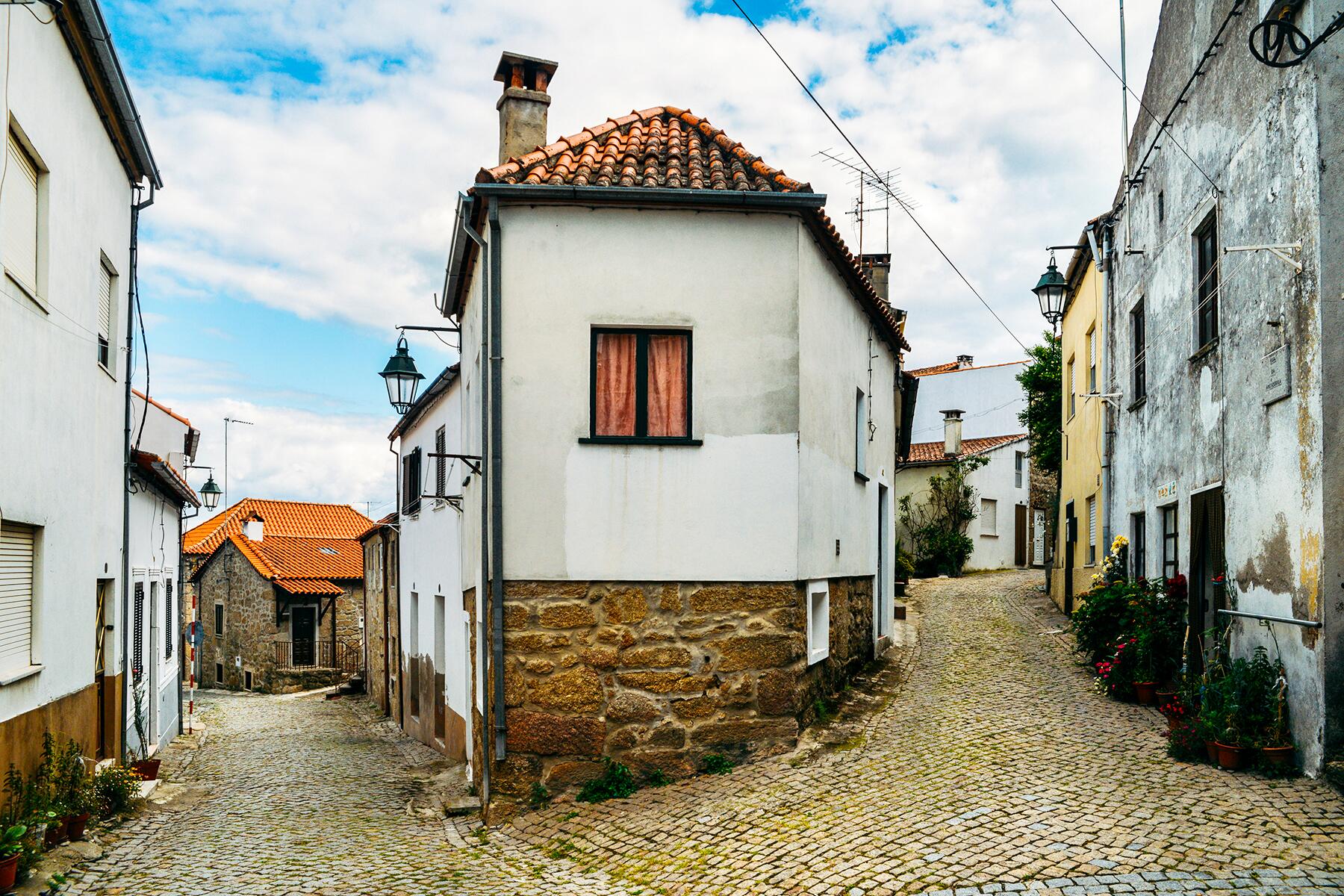 06_ForgottenVillagesPortugal__Belmont_6.) iStock-985836526