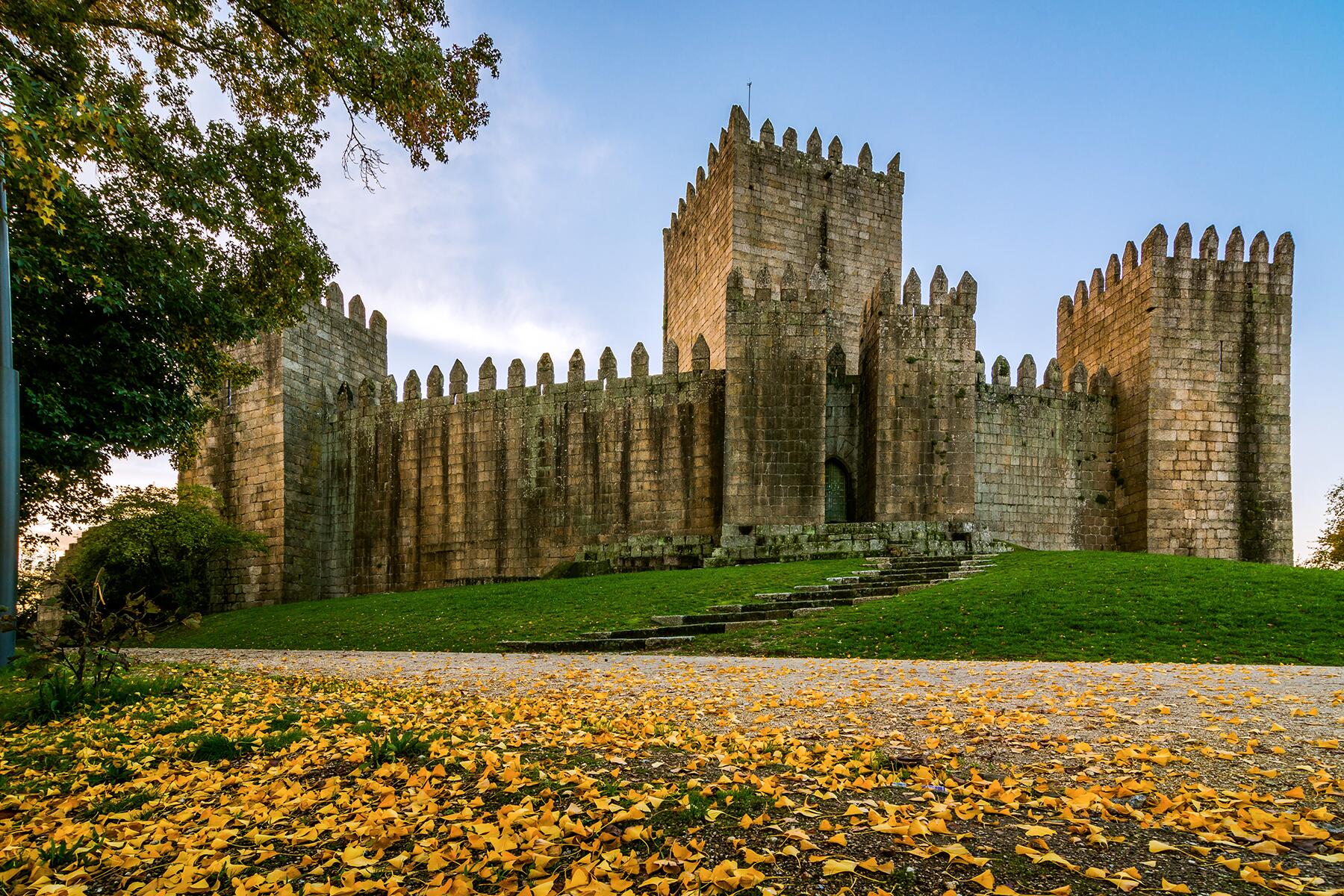 06_PortugalCastles__Guimarães_shutterstock_709233217