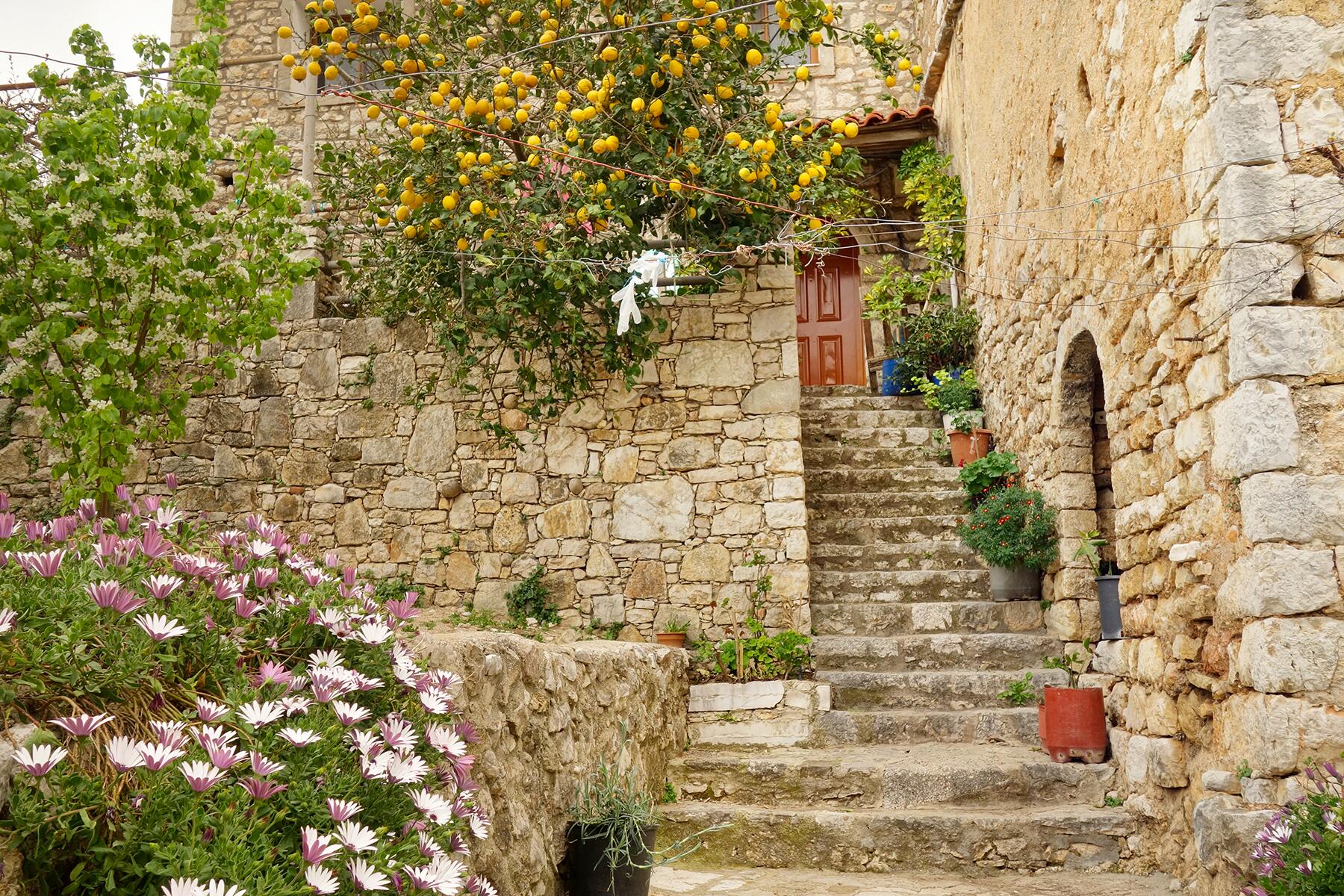 08_AlbaniaFairytaleTowns__Himare_shutterstock_1478008631