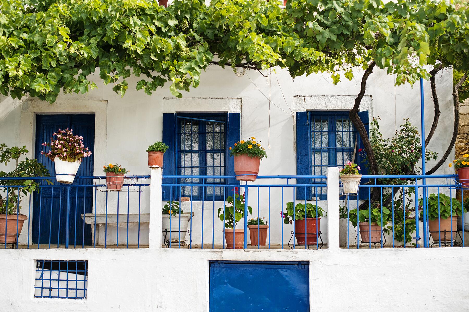 09_AlbaniaFairytaleTowns__Vuno_shutterstock_1123333676