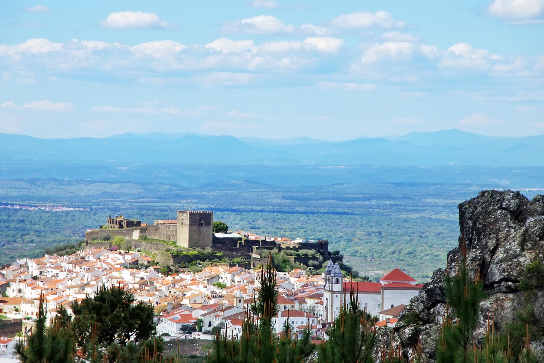 09_ForgottenVillagesPortugal__CastelodeVide_9.) iStock-529678482