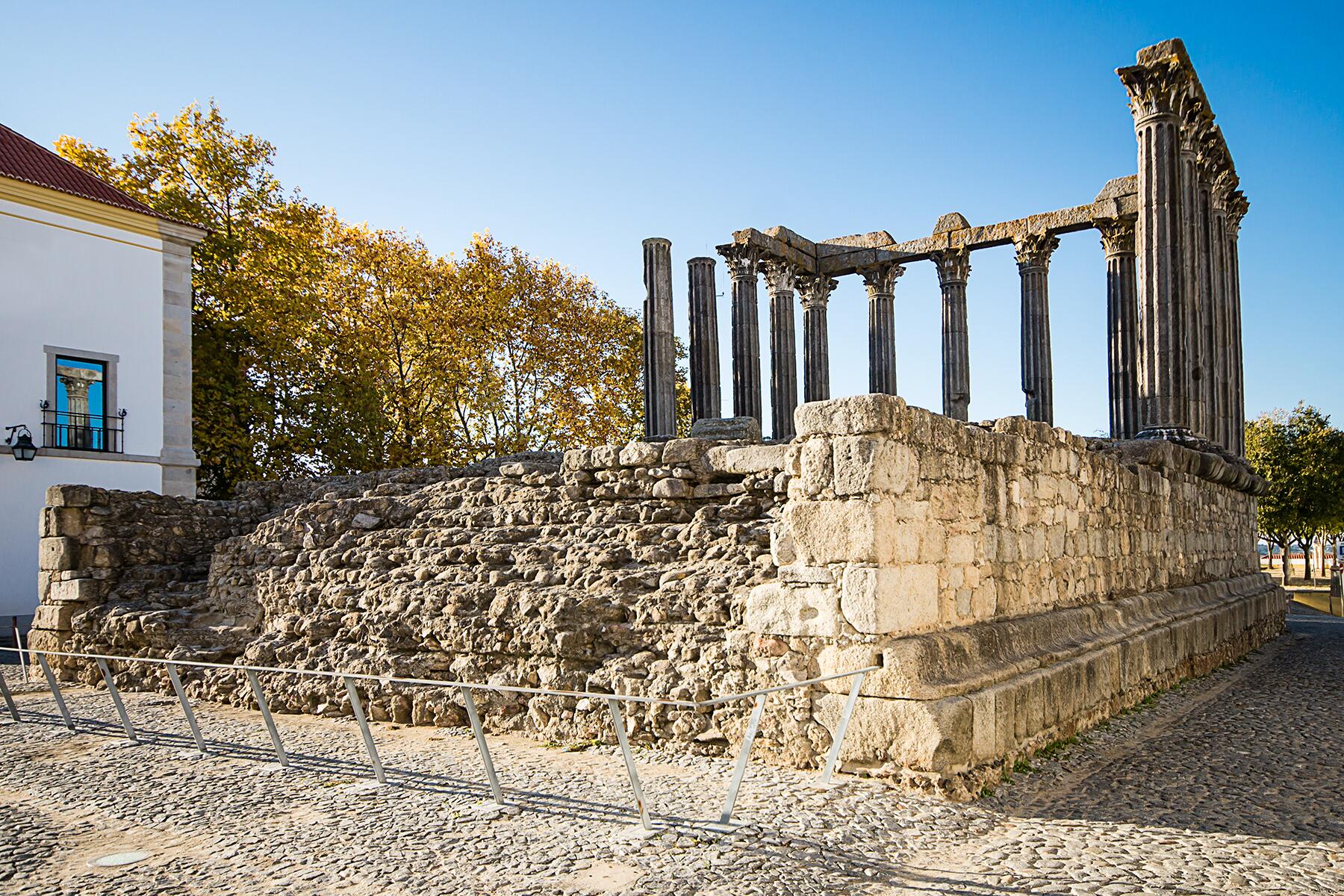 09_PortugalCastles__Évora_shutterstock_1668845746