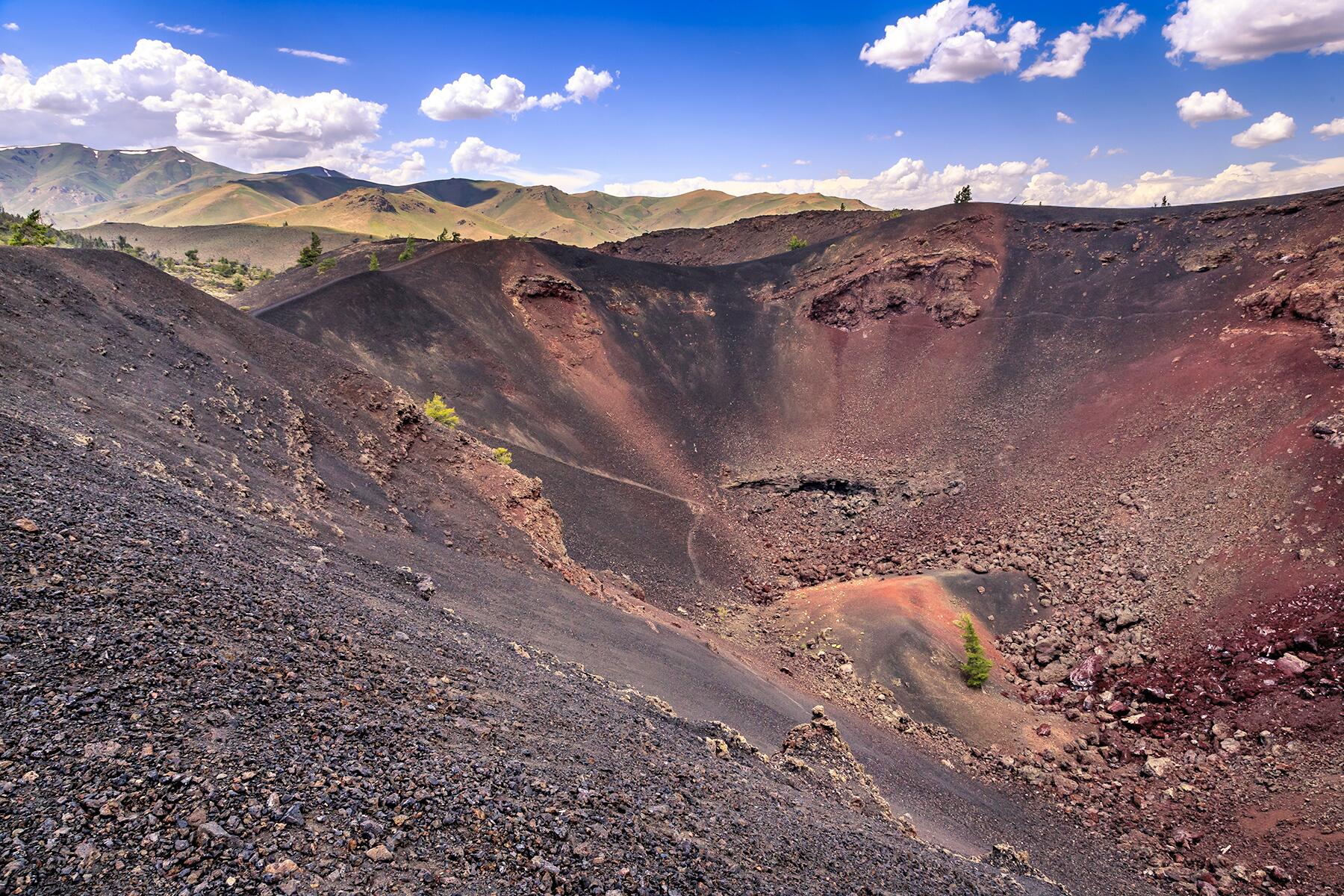 10_HiddenGemsofState__CrateroftheMoonNationalMonument_iStock-1189011145