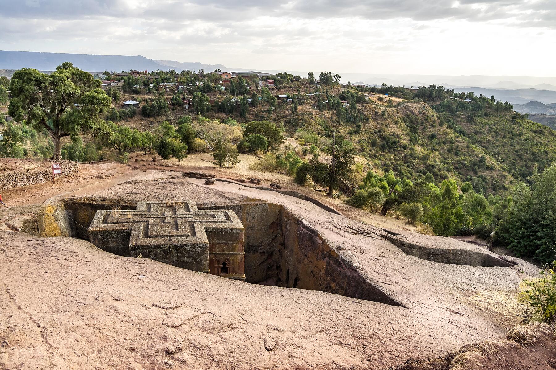 12_EthiopiaCliffChurches__BeteGiyorgis_12.) shutterstock_1252585750