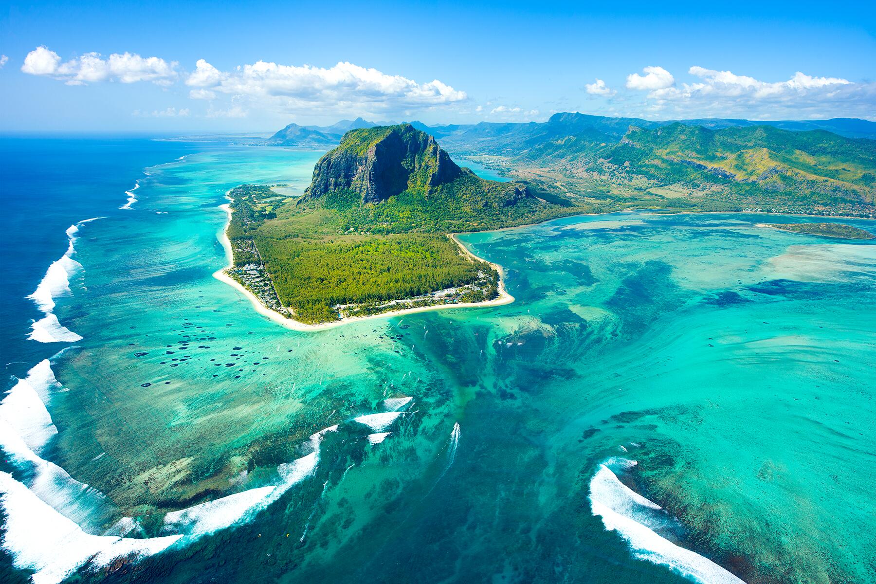 17_CountriesAmericanscanTravel__Mauritius_shutterstock_740093419