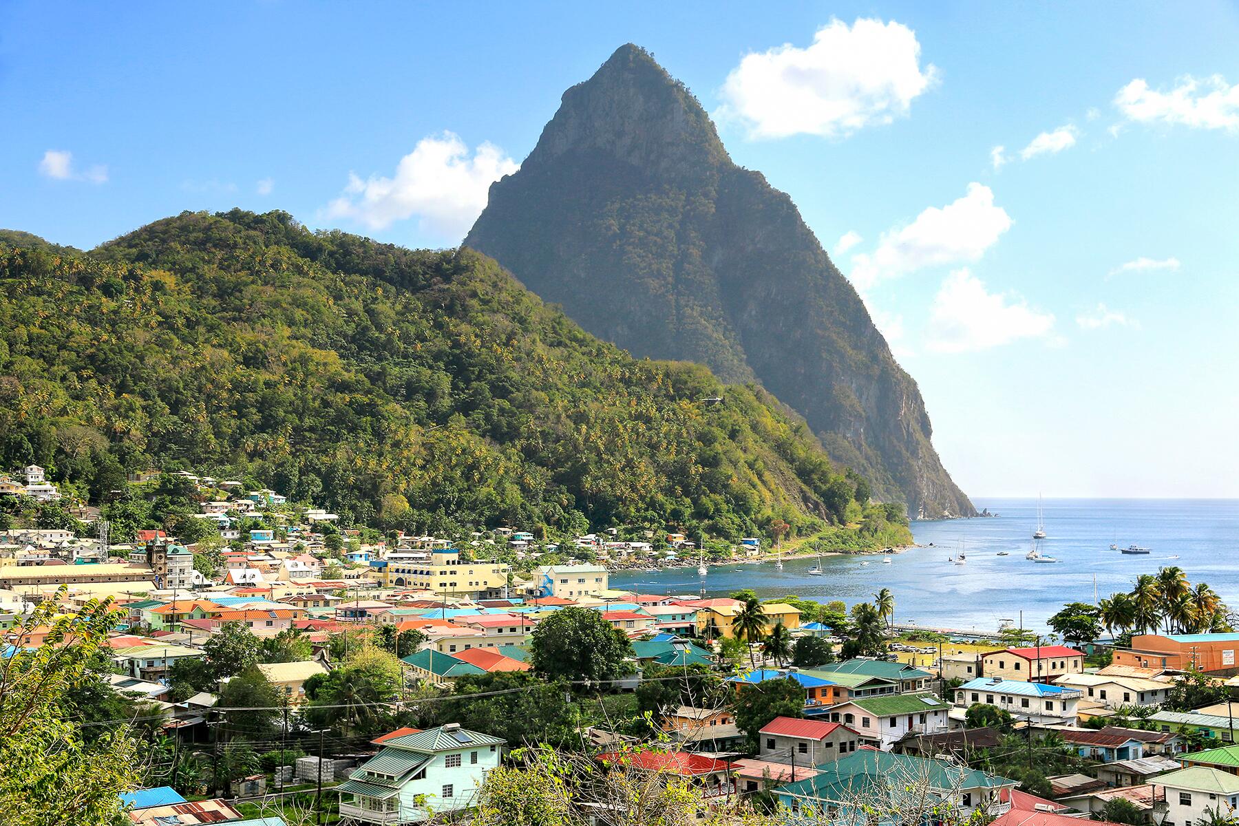 18_CountriesOpenToAmericans__SaintLucia_shutterstock_489296152