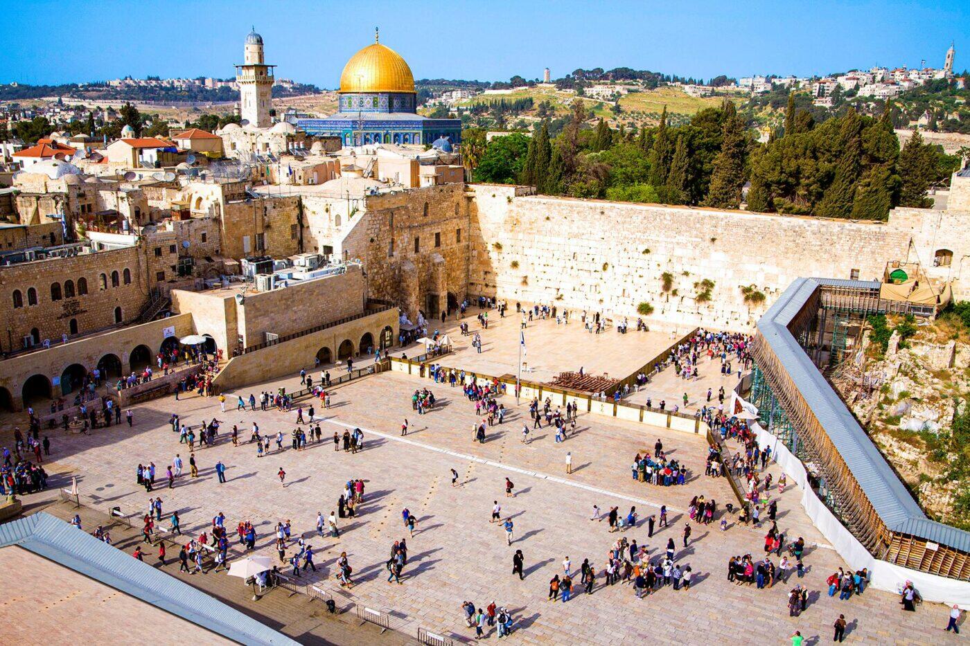 visit israel in august