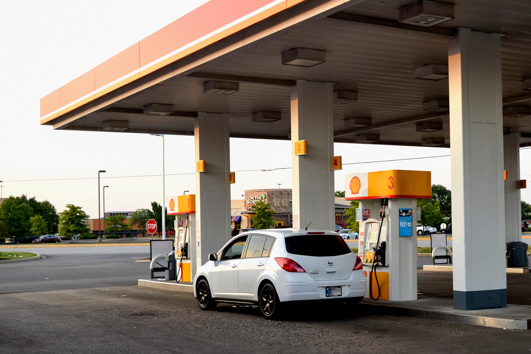 01_BestAppsForRoadTrip__GasBuddy_shutterstock_1775371640