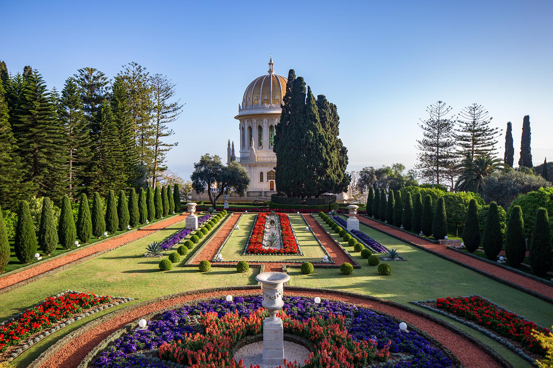 01_IsraelHistoricSights__BahaiShrine_Shrine of the Báb and surrounding gardens-1