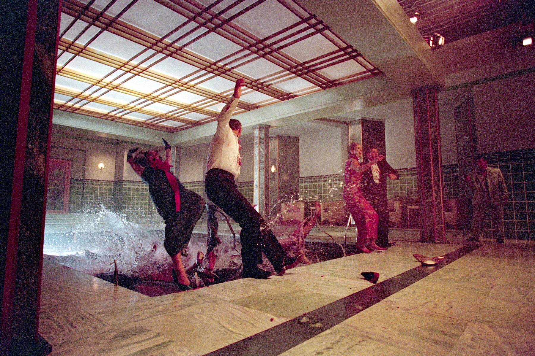 02_CruiseHorrorFilms__GhostShip_P0XCM9