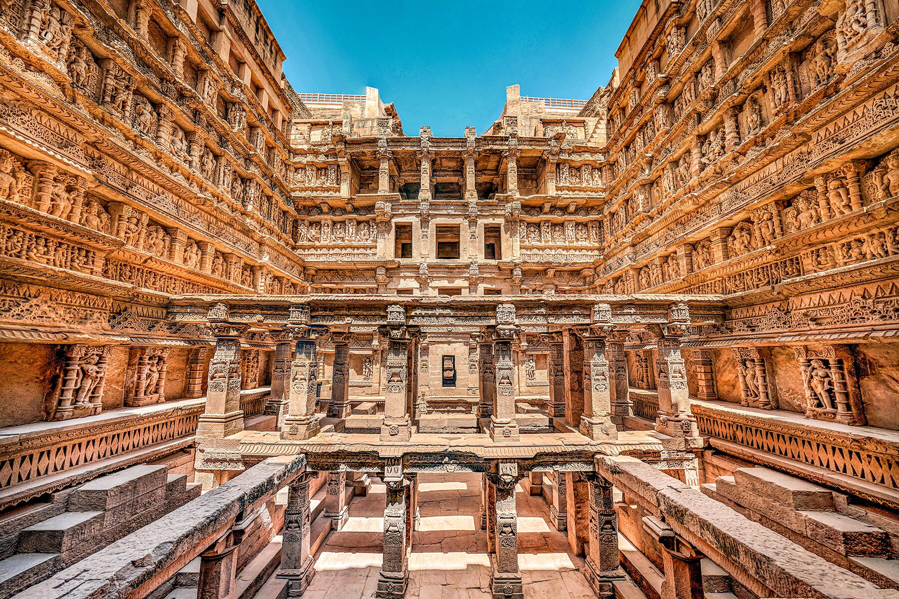 04_MagnificentStructuresIndia__RanikIVav,Gujarat_shutterstock_1413640199