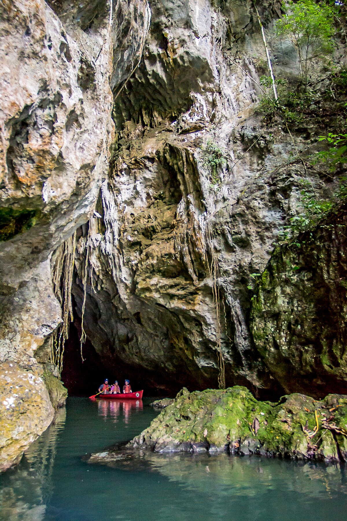 06_BelizeMayanSites__BartonCreekCave_6 DSC_0646