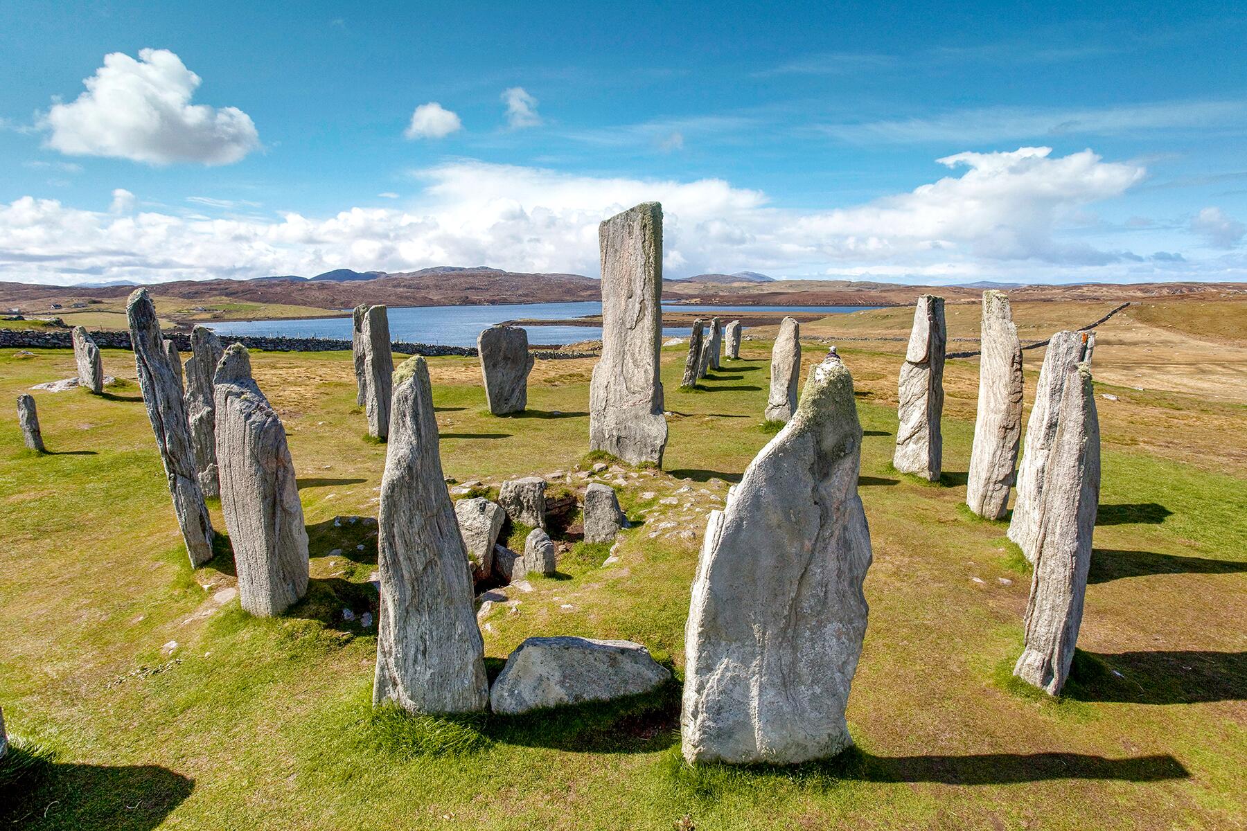 08_OutlanderLocations__CalanaiStandingStones_8.) Callanish Standing Stones-visitscotland_26713783548
