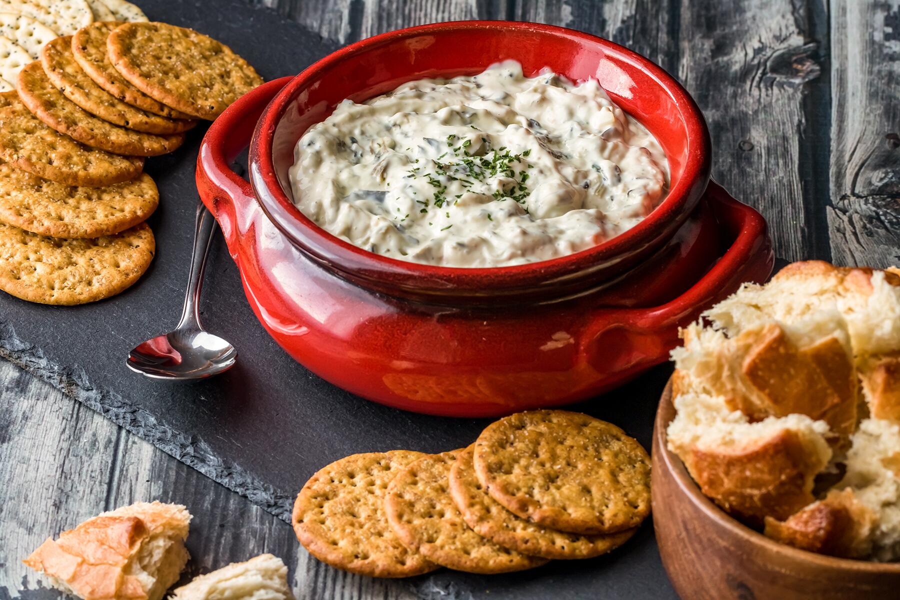 09_WhatWillYouCookNext__Dips_dreamstime_xxl_164379267