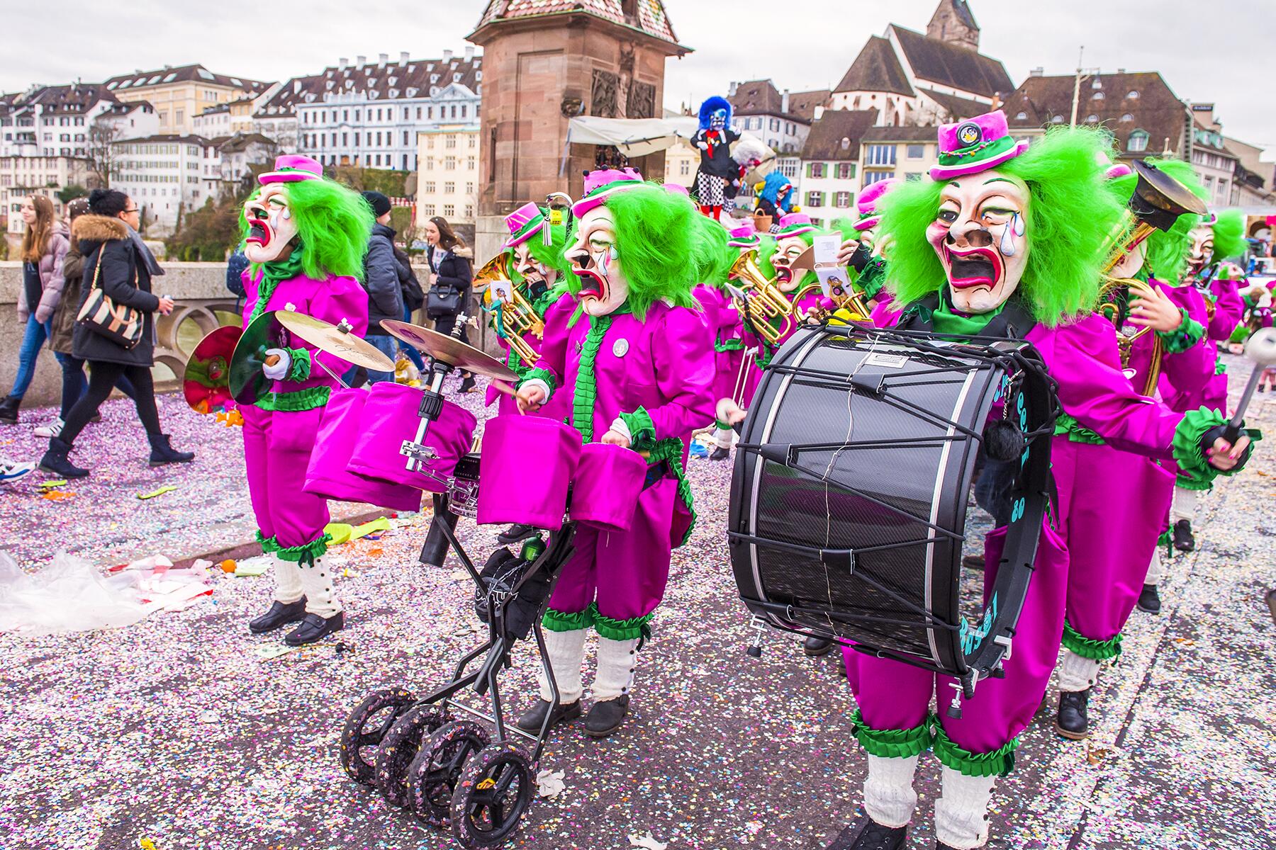 11_FreakySwissTraditions__FanaschtBasel_shutterstock_629753594
