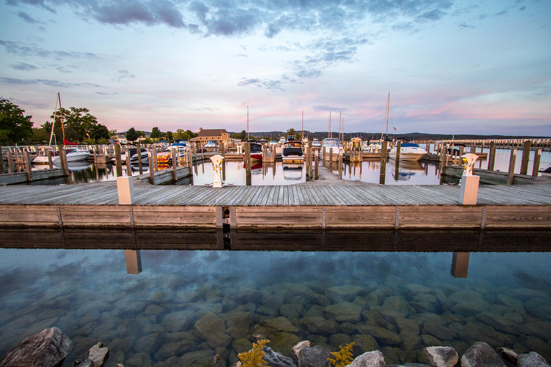01_BoatingTowns__TraverseCityMichigan_shutterstock_781089748