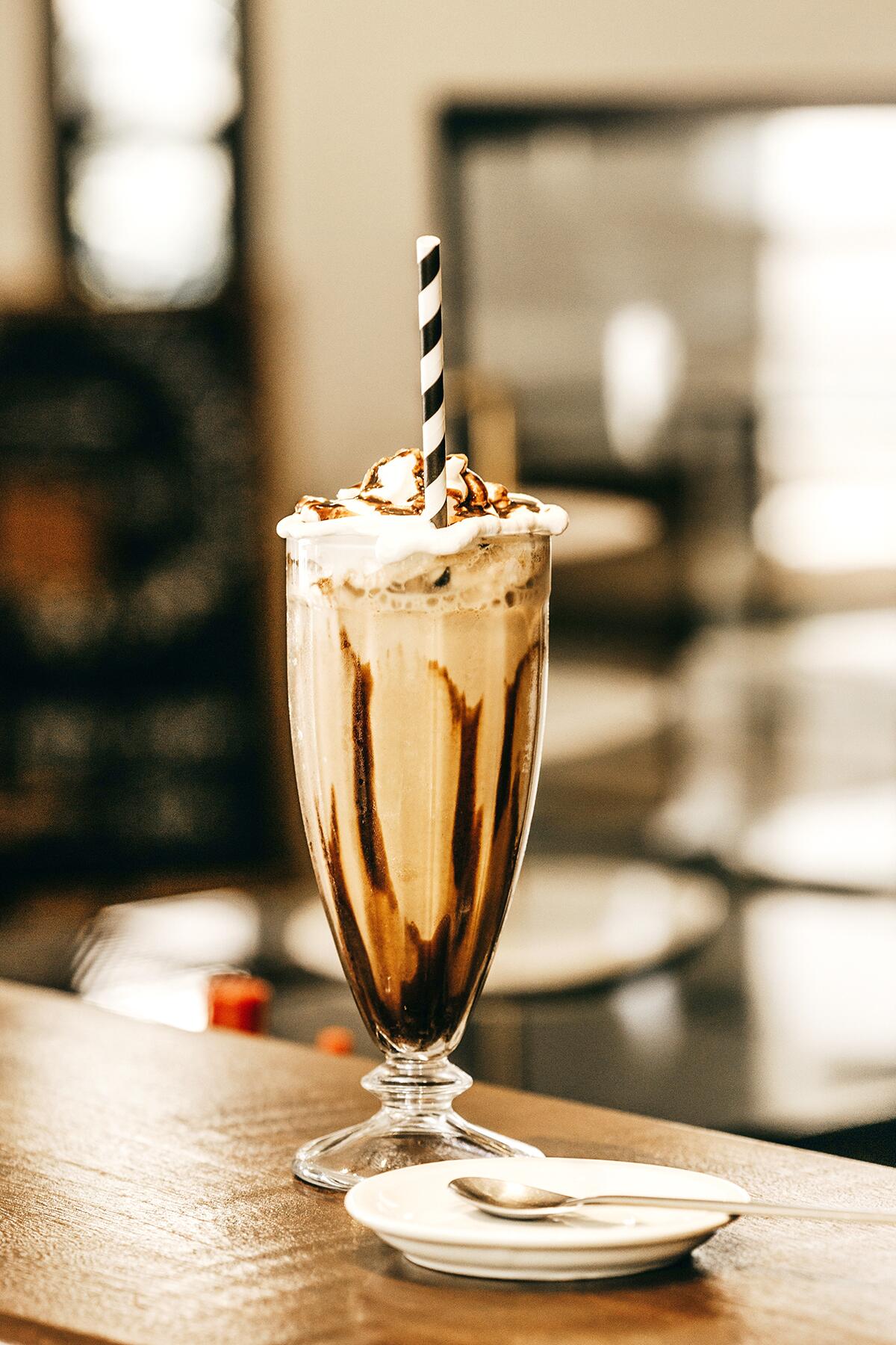 02_FrozenTreats__Milkshake_2.) jonathan-borba-7TeR1A1MUpM-unsplash