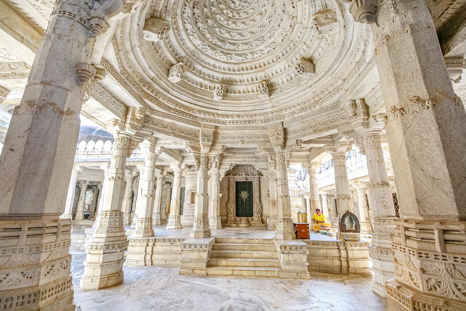 02_IndiaJainTemples__DilwaraTemple_shutterstock_1691960539