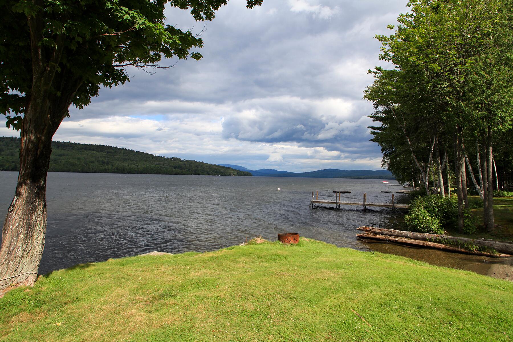03_BoatingTowns__RangeleyMaine_shutterstock_79935328