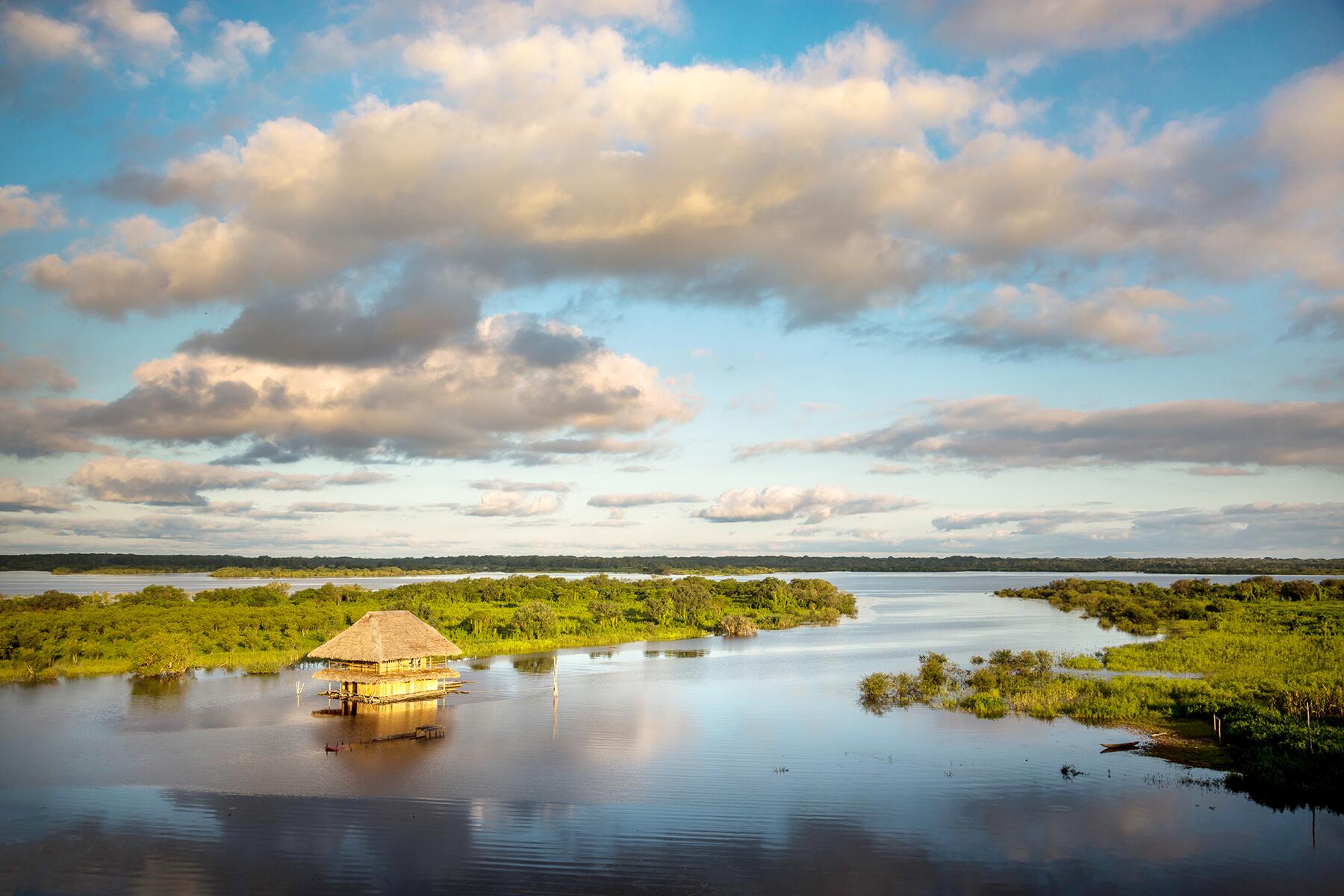 03_InternationalDocumentaries__BurdenOfDreams_shutterstock_334031798
