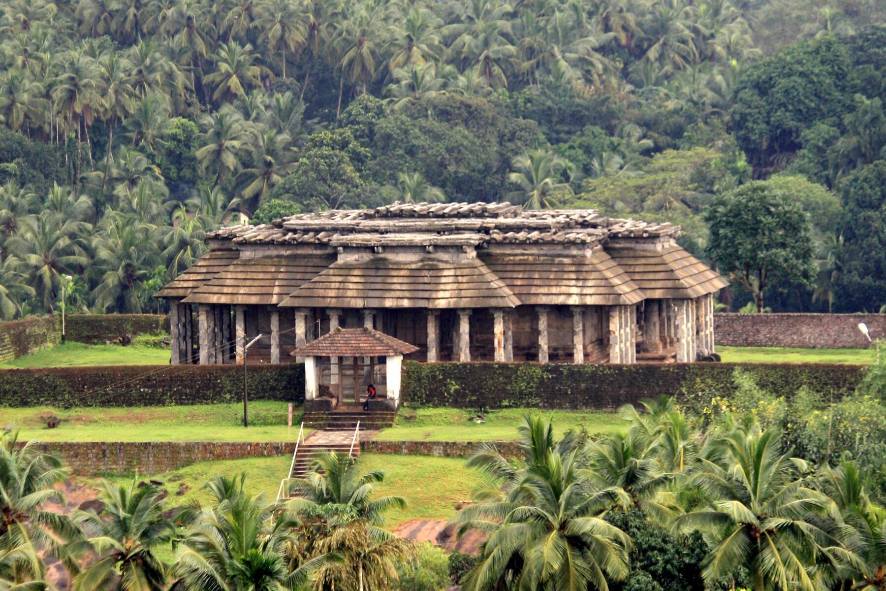 04_IndiaJainTemples__ChatarmukhaBasadi_4.) Chaturmukha_Basadi