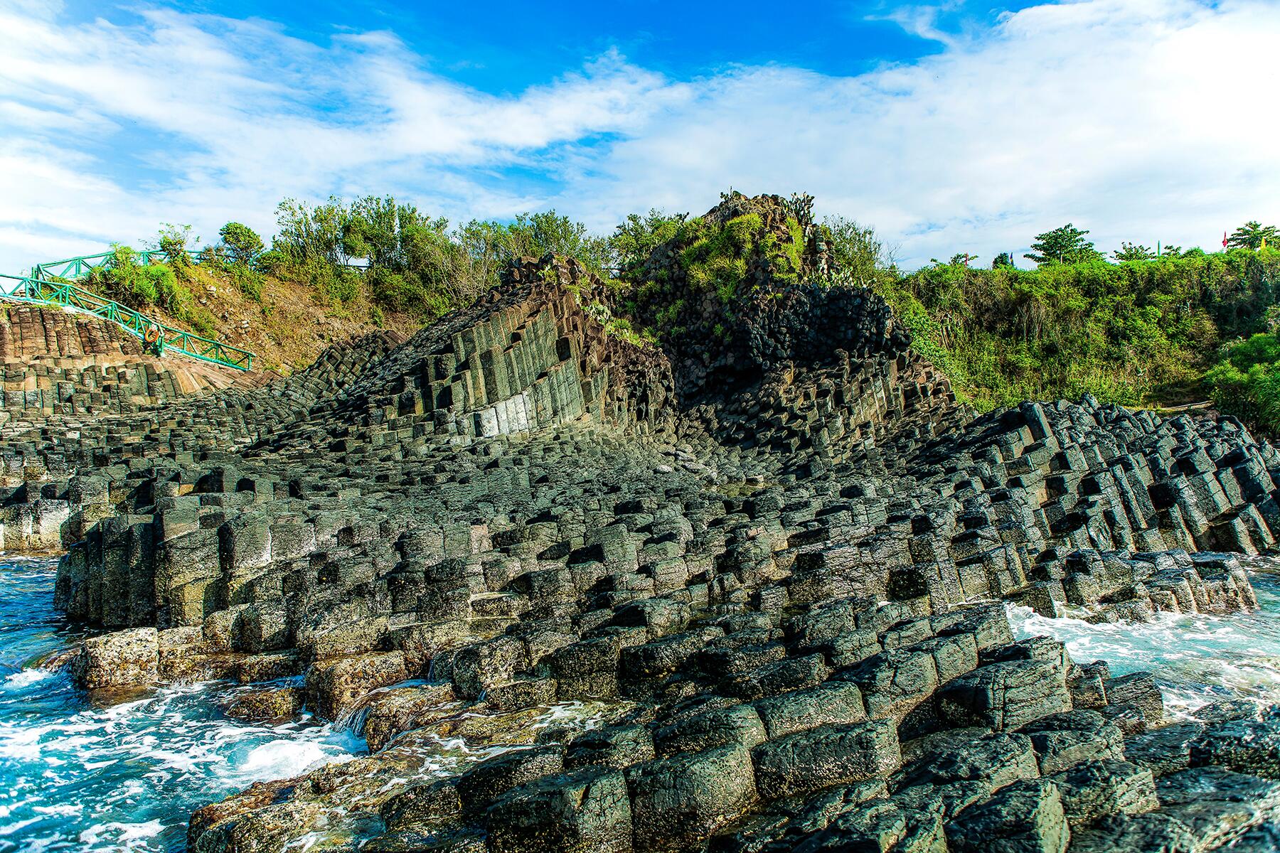 10 Jawdropping Basalt Formations Around the World