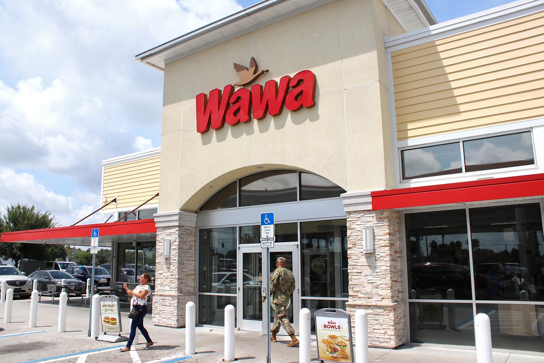 09_RegionalFastFood__Wawa_shutterstock_1485441566