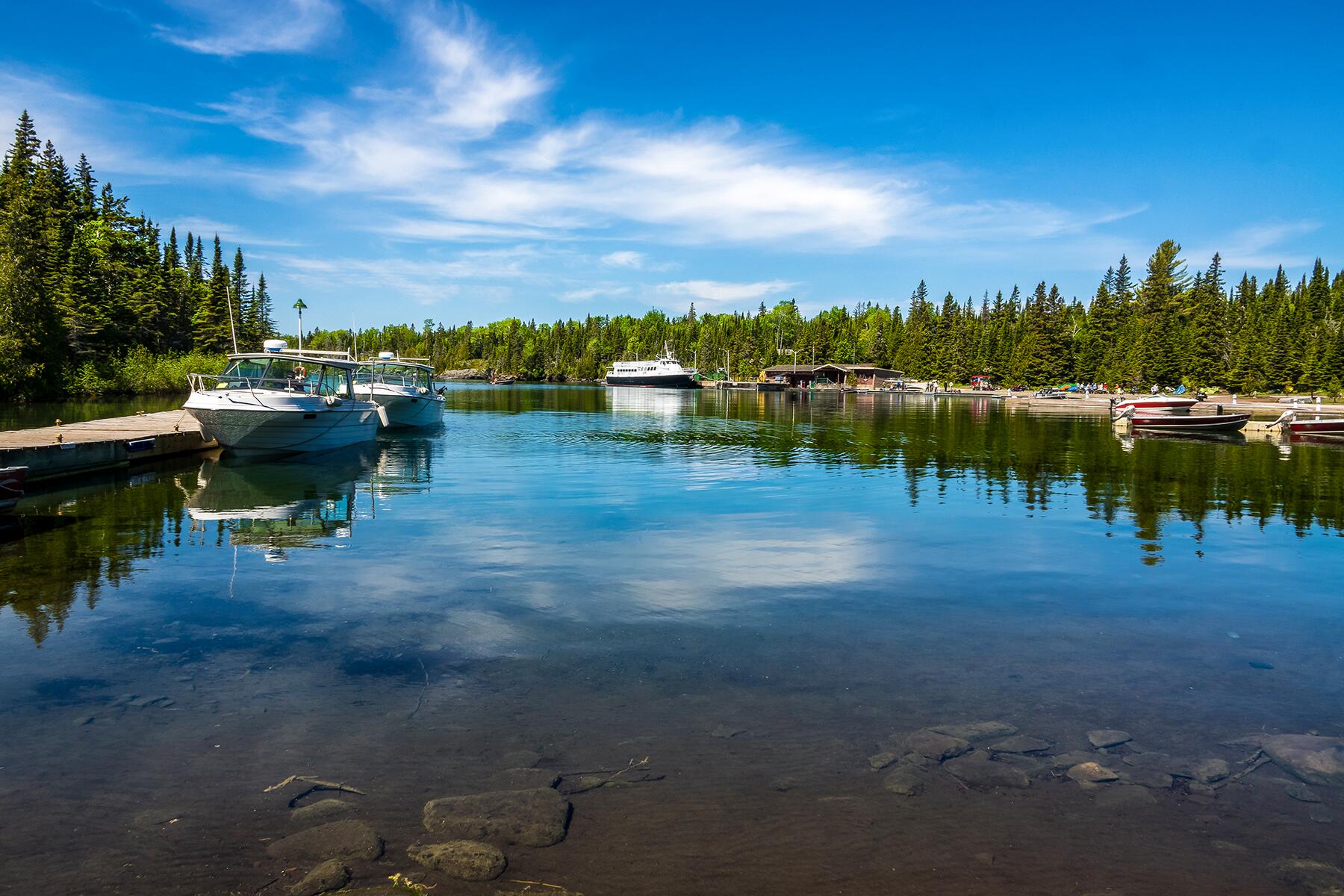 10_BoatingTowns__LakeSuperiorMichigan_shutterstock_1586949976