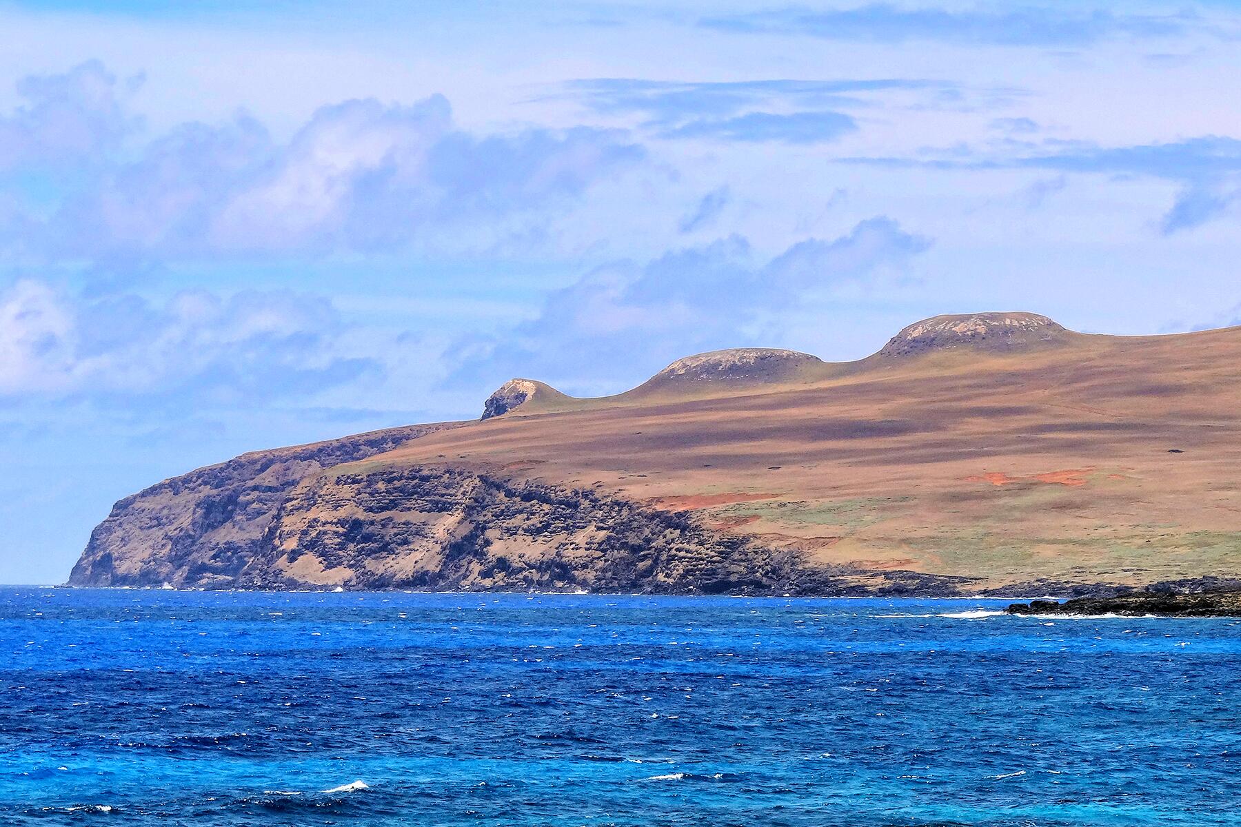 02_EasternIslandEnigmas__PoikeVolcano_2.) Poike_Volcano