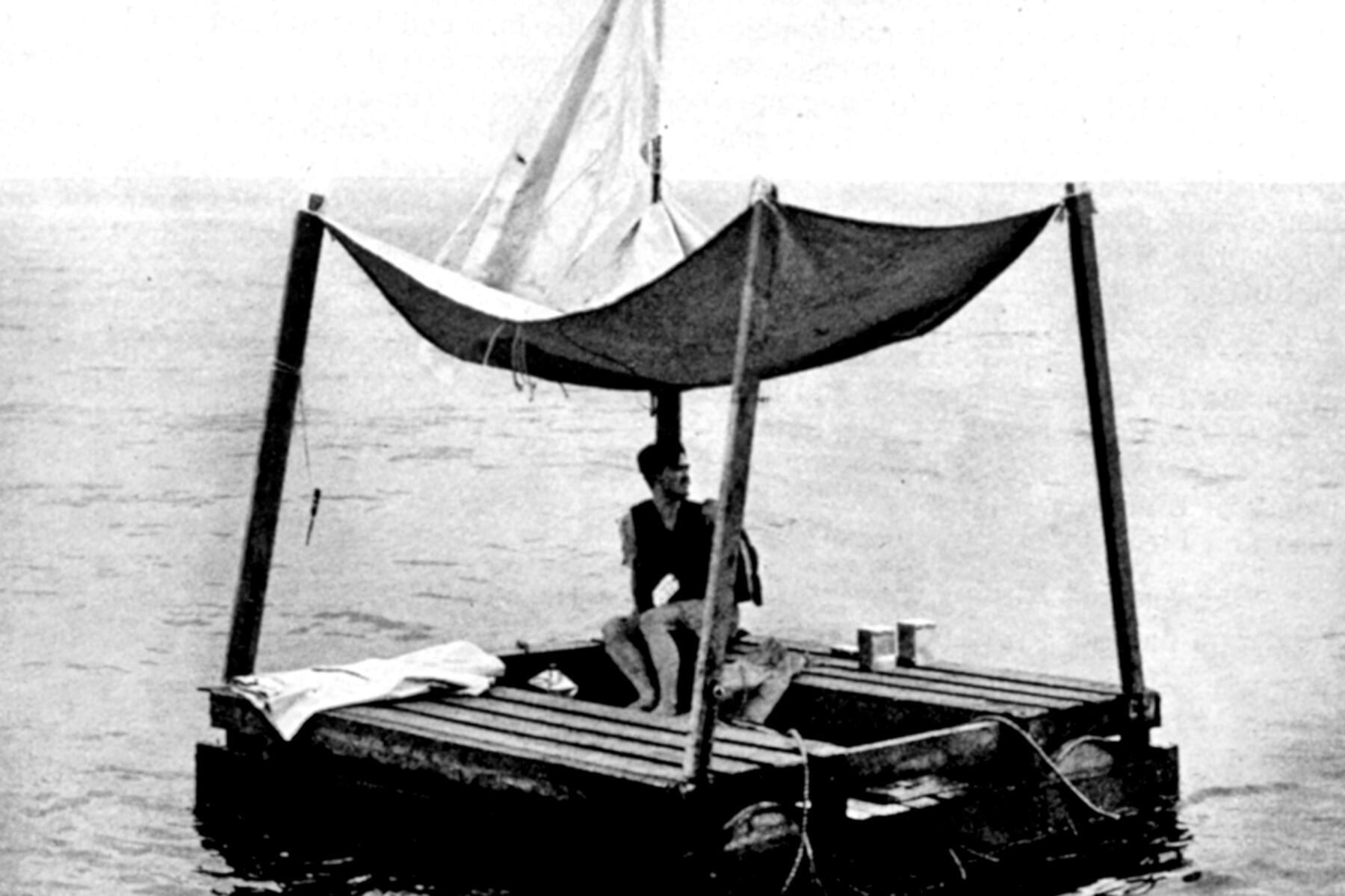 02_ShipwreckSurvivors__PoonLim_2.) Poom_i_jego_tratwa