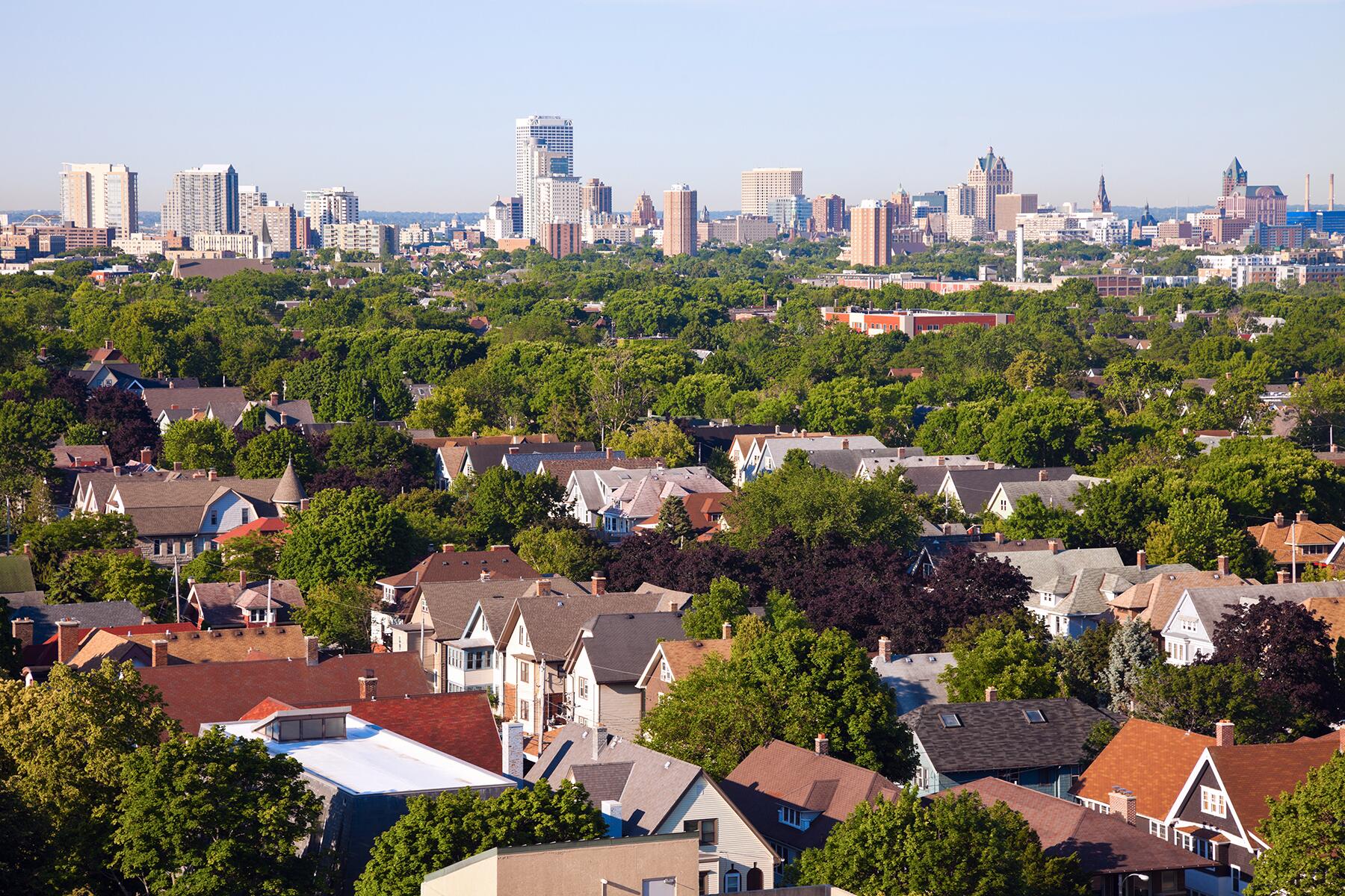 03_CitiesWithBadDrinkingWater__MilwaukeeWisconsin_shutterstock_114641314