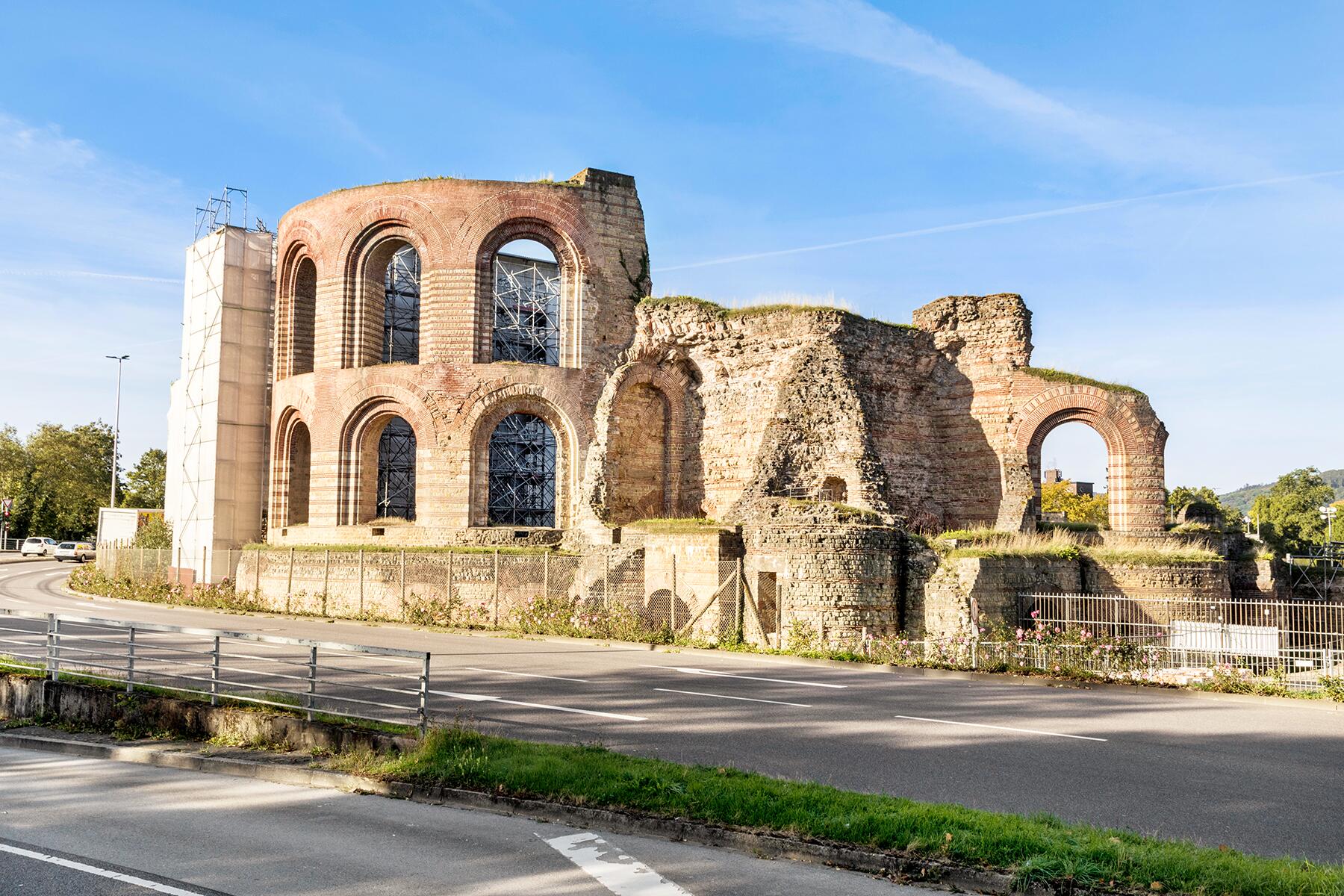 04_RomanSitesoutsideItaly__ImperialBathsofTrier_shutterstock_1207491715