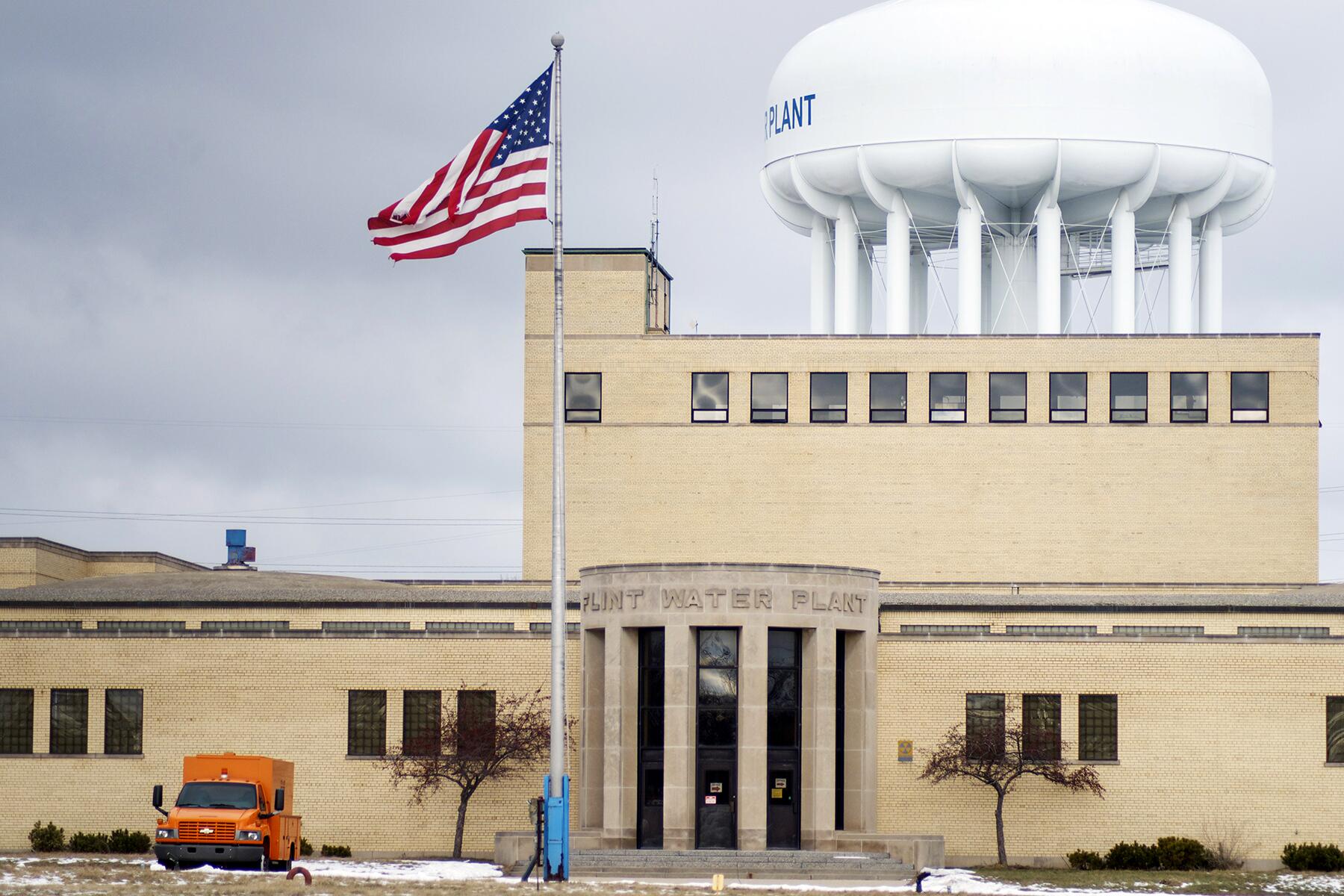 05_CitiesWithBadDrinkingWater__FlintMichigan_shutterstock_366517337