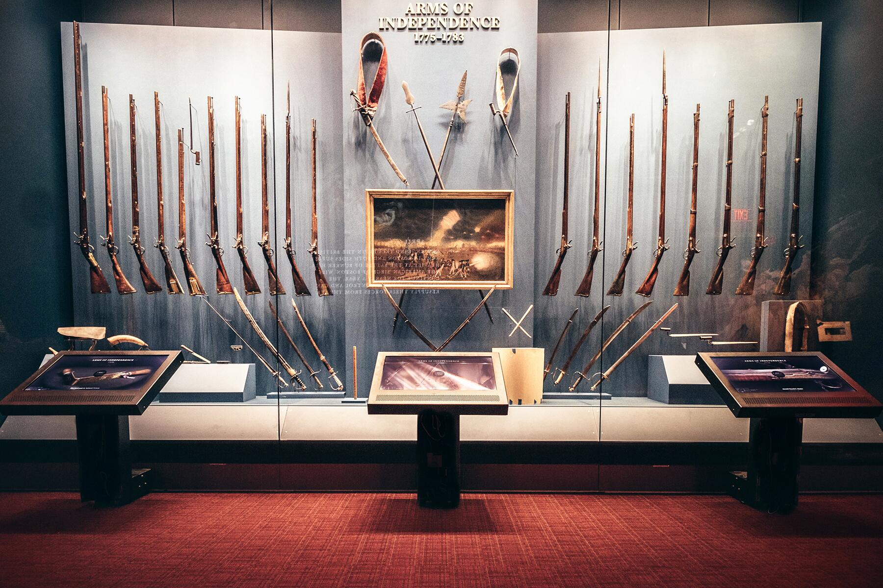 05_PhiladelphiaHistoricSites__MuseumOfAmericanRevolution_5 1 Arms of Independence Photo Credit Bluecadet