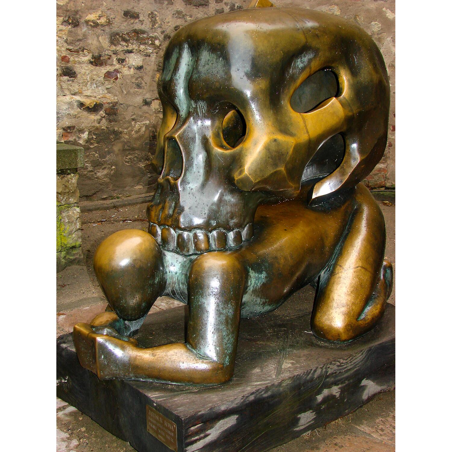 05_SkullAttractions__ParableWithSkull_5 Parable_with_Skull_-_Sculpture_by_Jaroslaw_Rona_