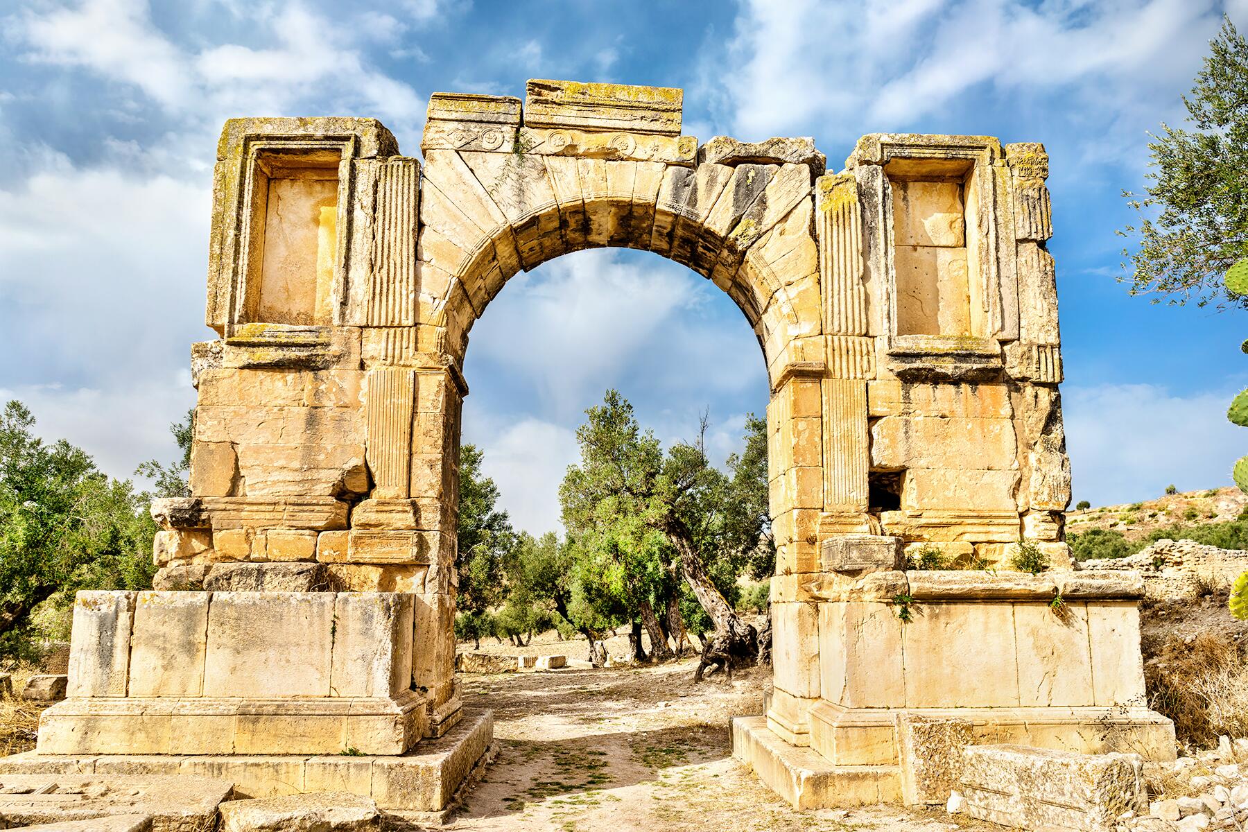 07_RomanSitesoutsideItaly__ArchofAlexanderSeverus_shutterstock_787860292