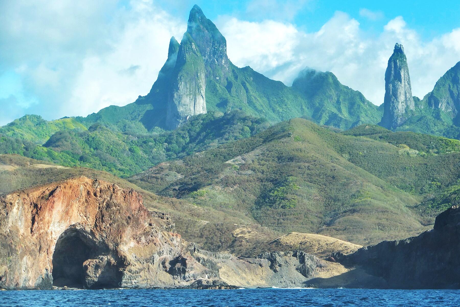 18_SurvivorLocations__MarquesasIslands_shutterstock_629956061
