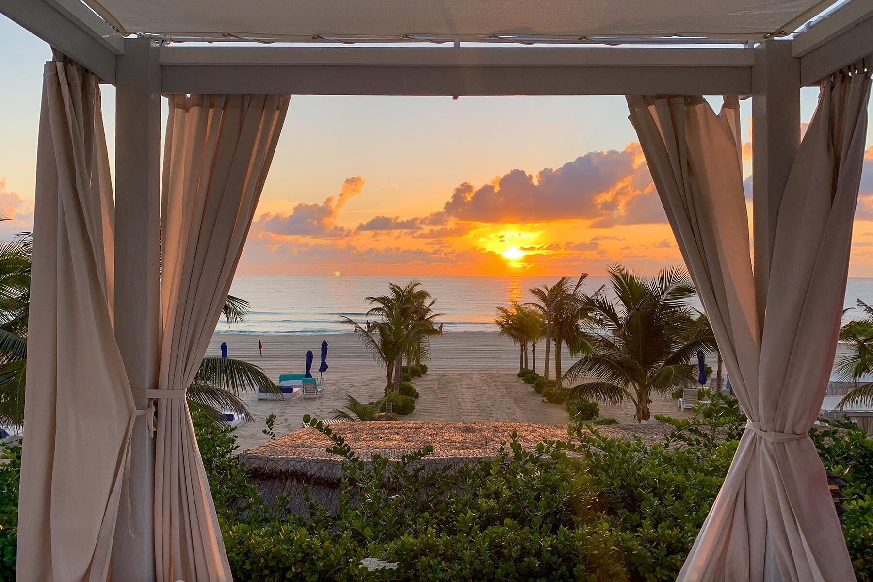 01_PlacesAmericansCanEasilyTravelTo__Mexico_shutterstock_1617801610