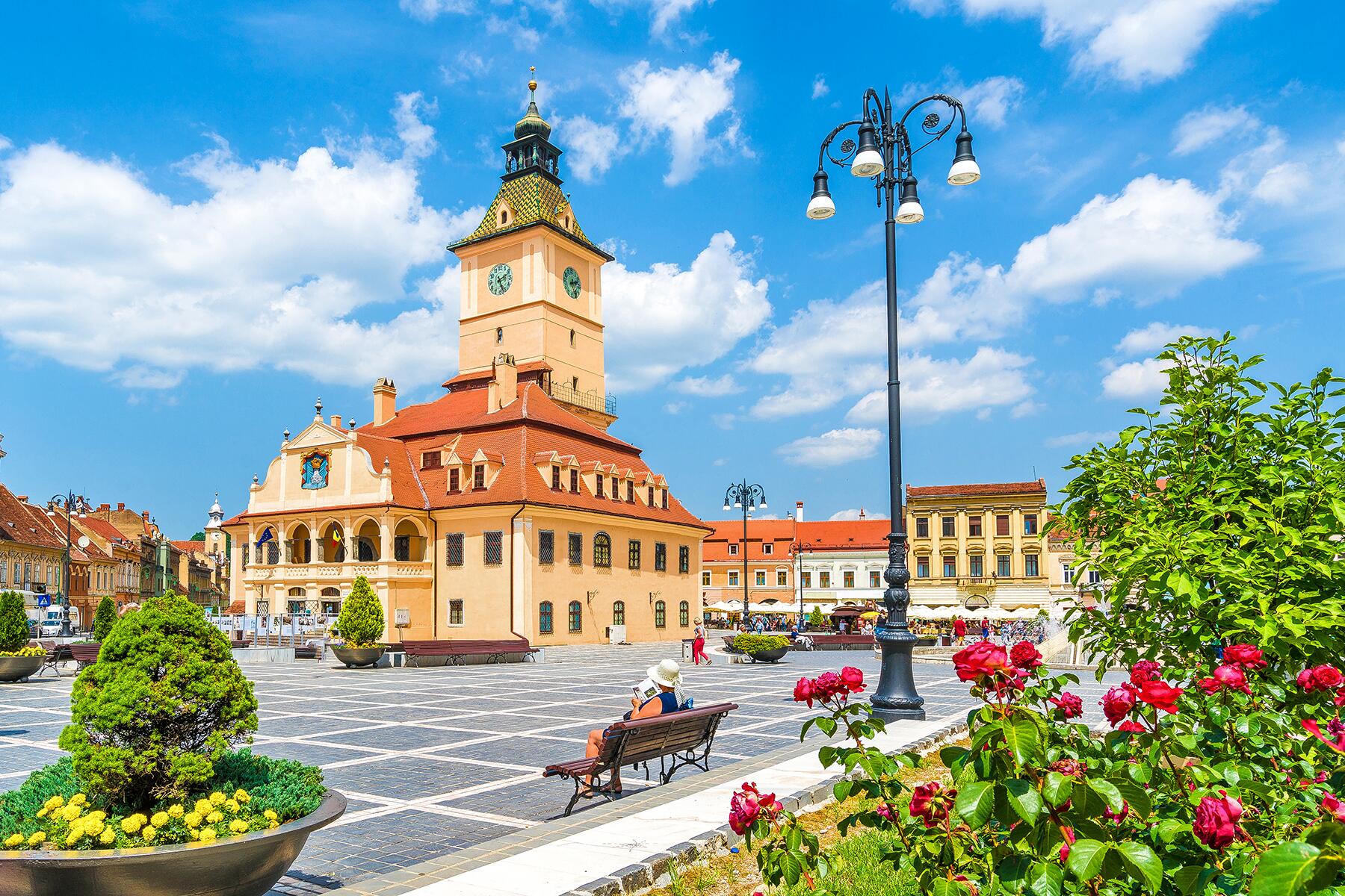 02_FairytaleRomania__Brasov_shutterstock_1109849240
