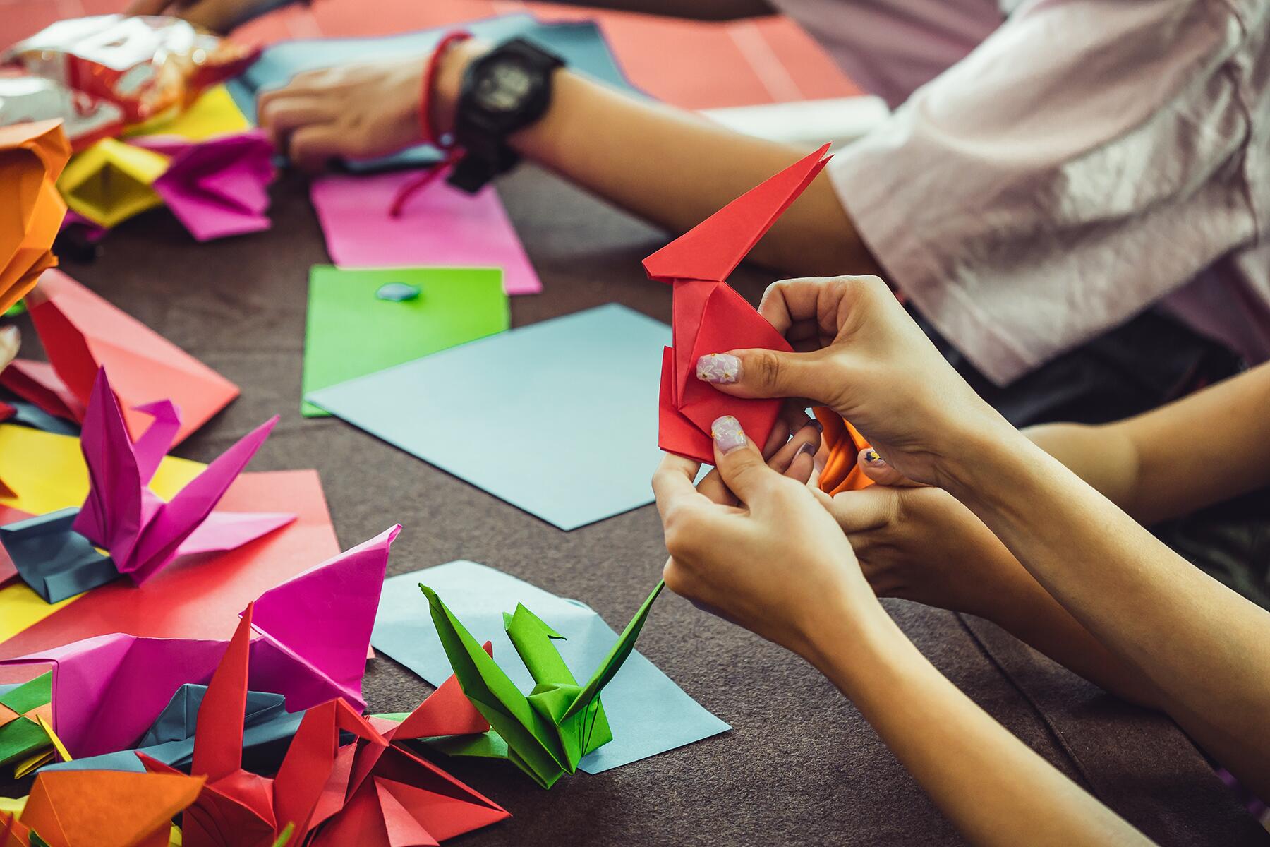 02_TravelGiftForEveryRelative__TravelsWithKids_shutterstock_1178296792