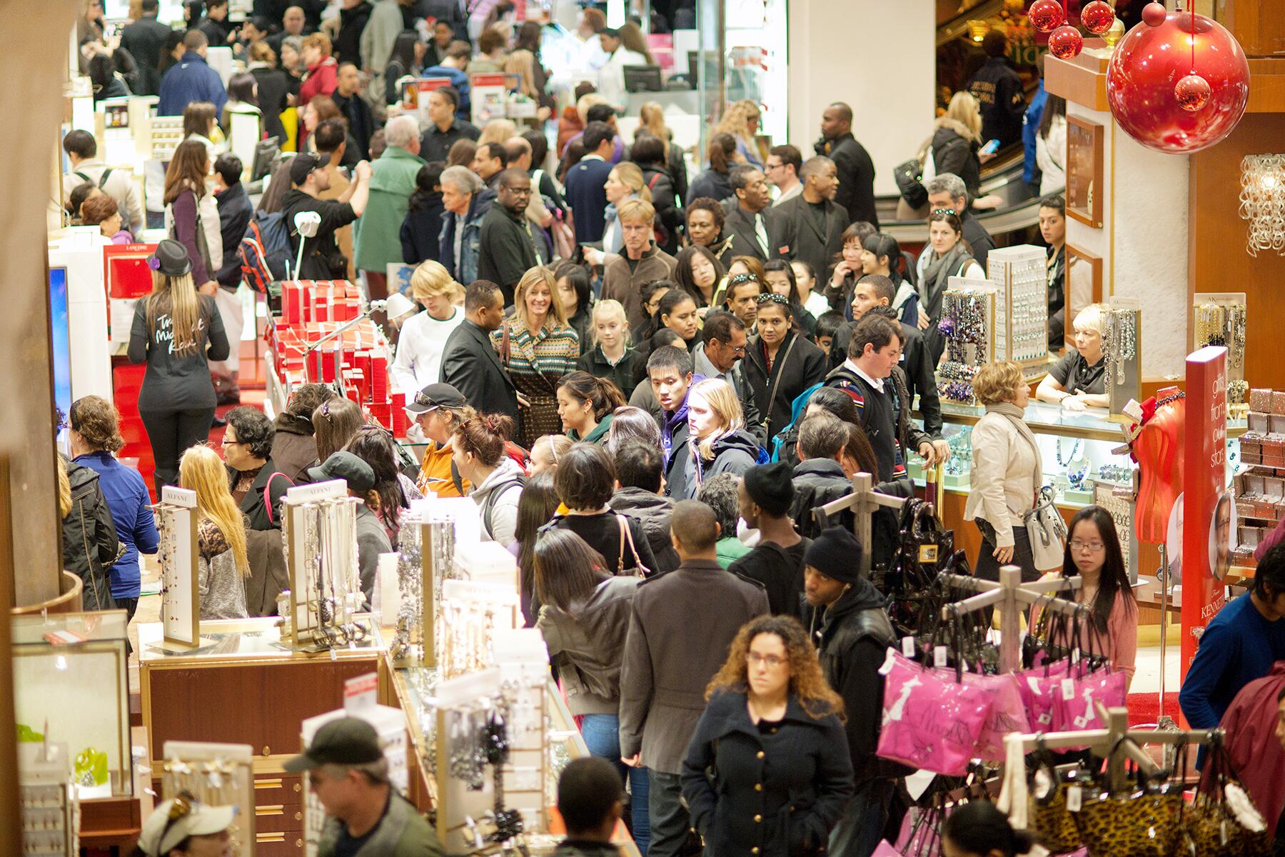 03_WeirdThanksgivingTraditions__BlackFriday_shutterstock_1398763322