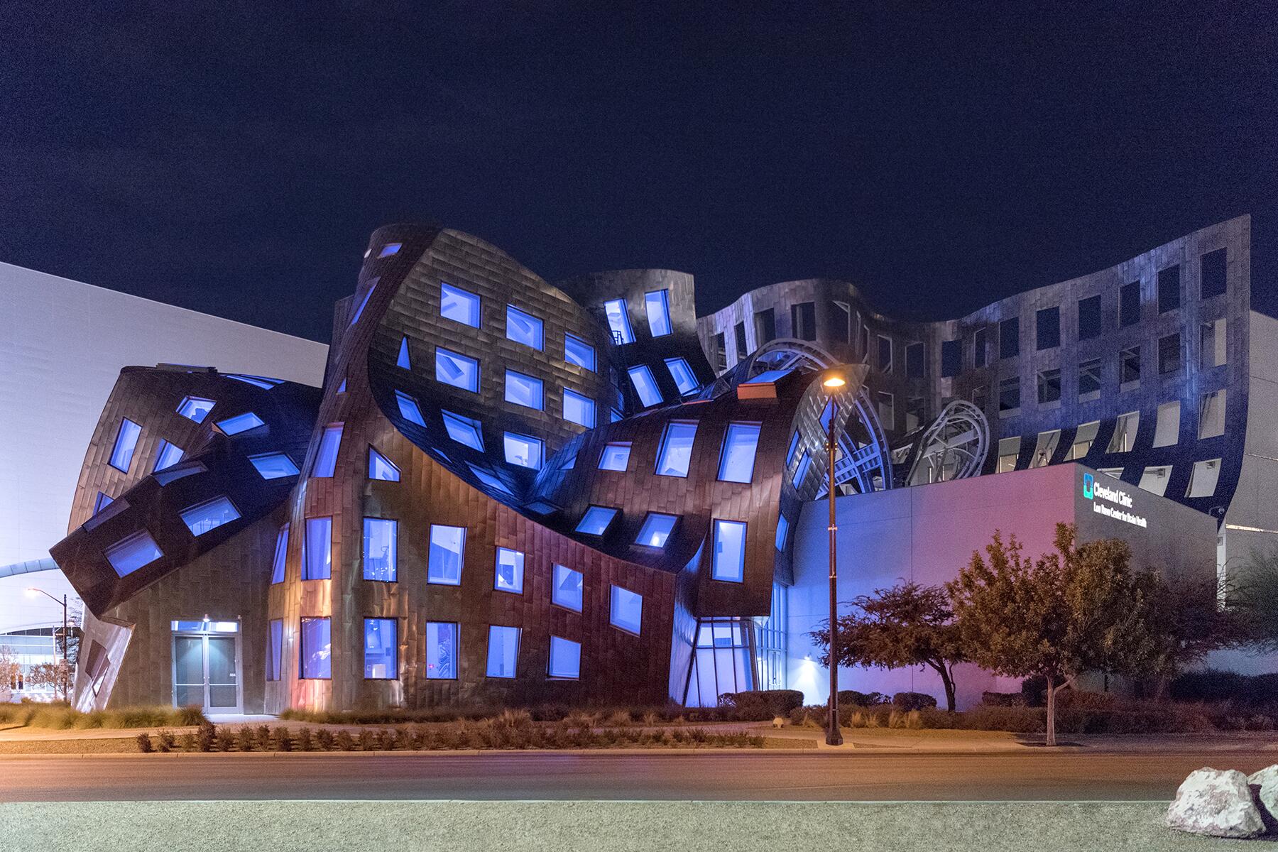 Frank Gehry: TOP 10 Most Iconic Buildings - D.Signers