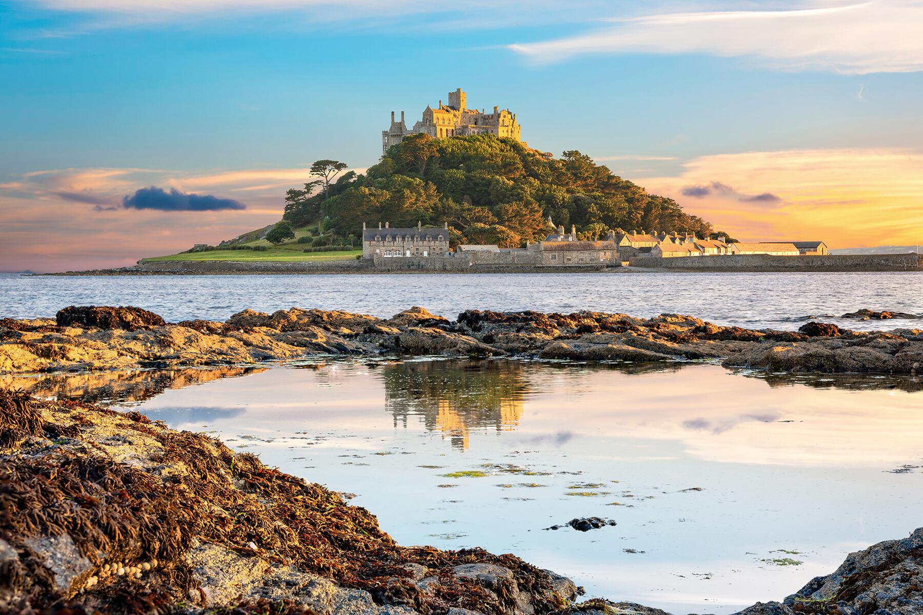 05_UKCastles__StMichaelsMount_shutterstock_598753820