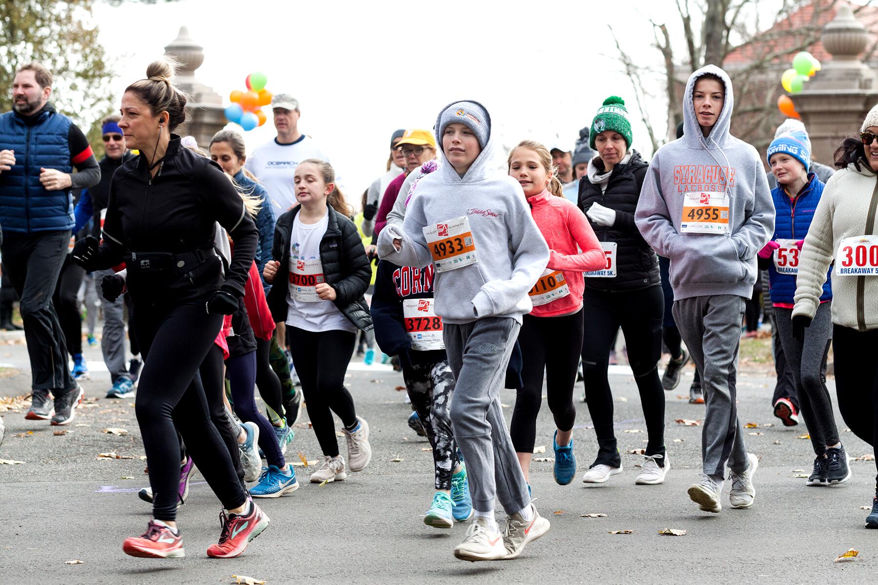 05_WeirdThanksgivingTraditions__TurkeyTrot_shutterstock_1740871550