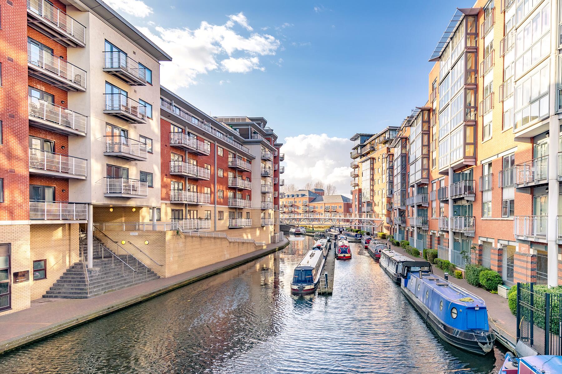 07_CanalCities__Birmingham_shutterstock_468420812